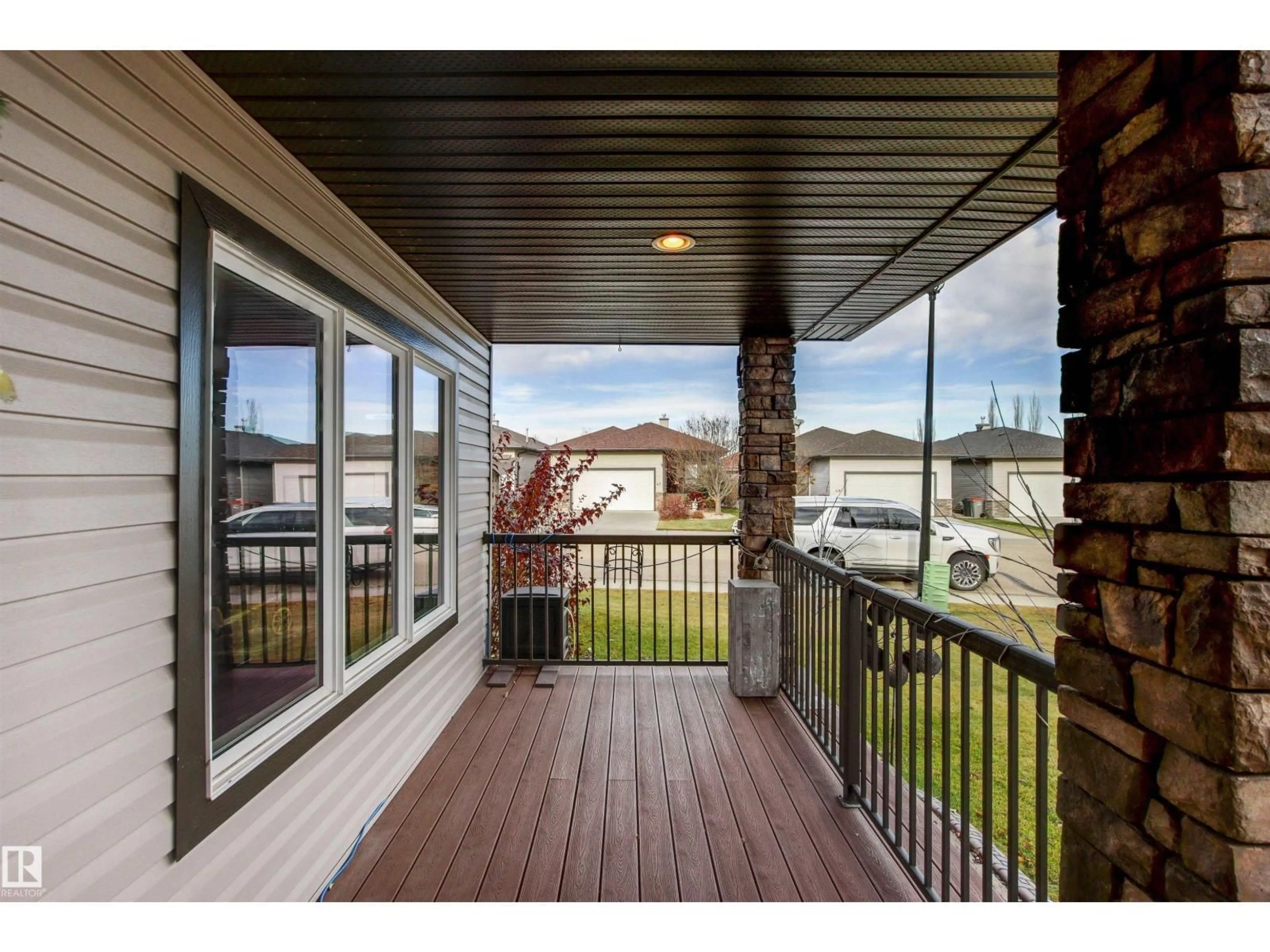 Patio, unknown for 50 WILLOW WOOD LN, Stony Plain Alberta T7Z0E3