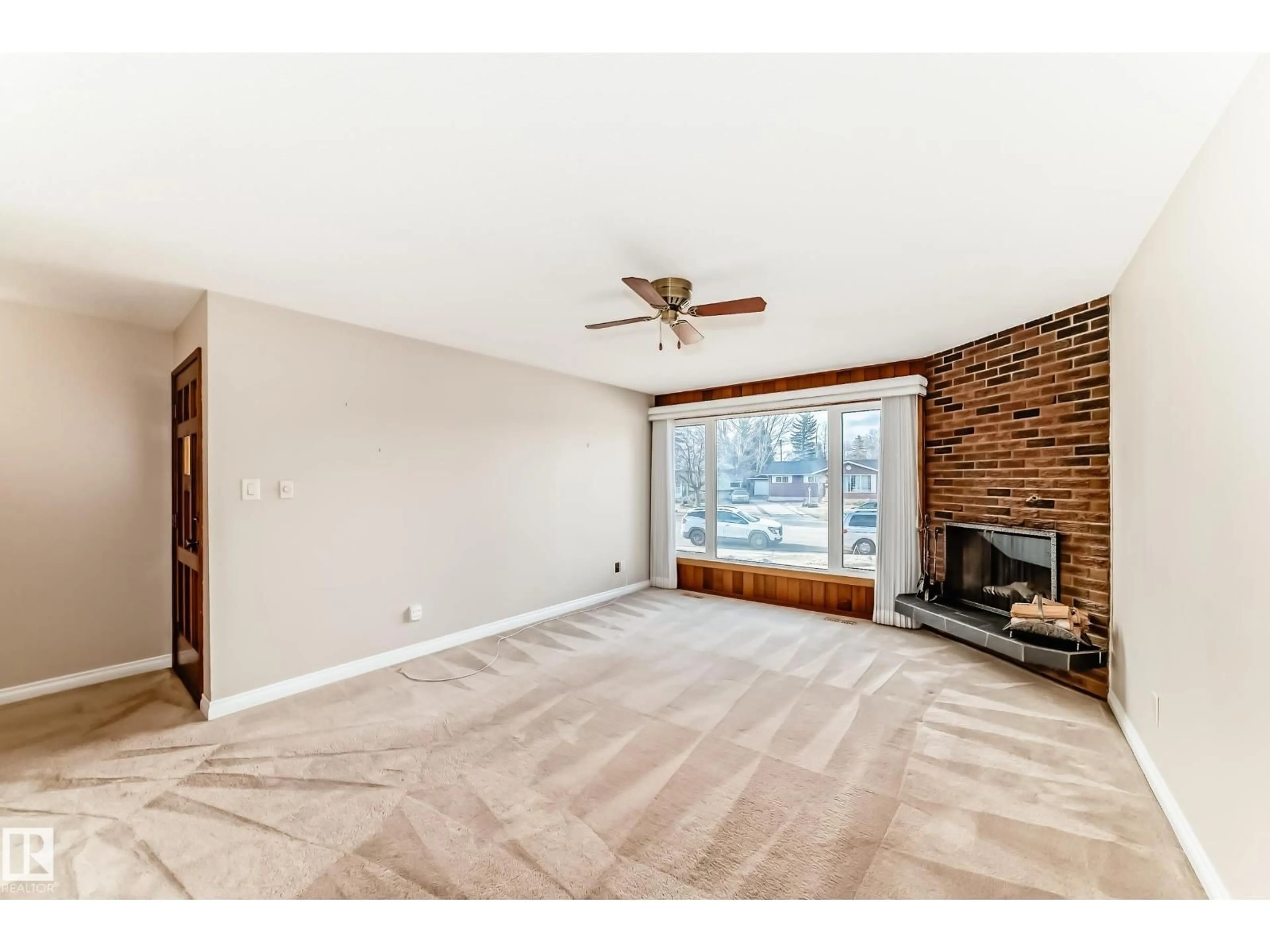 Living room with furniture, unknown for 13 ROSEWOOD PL, Sherwood Park Alberta T8A2H3