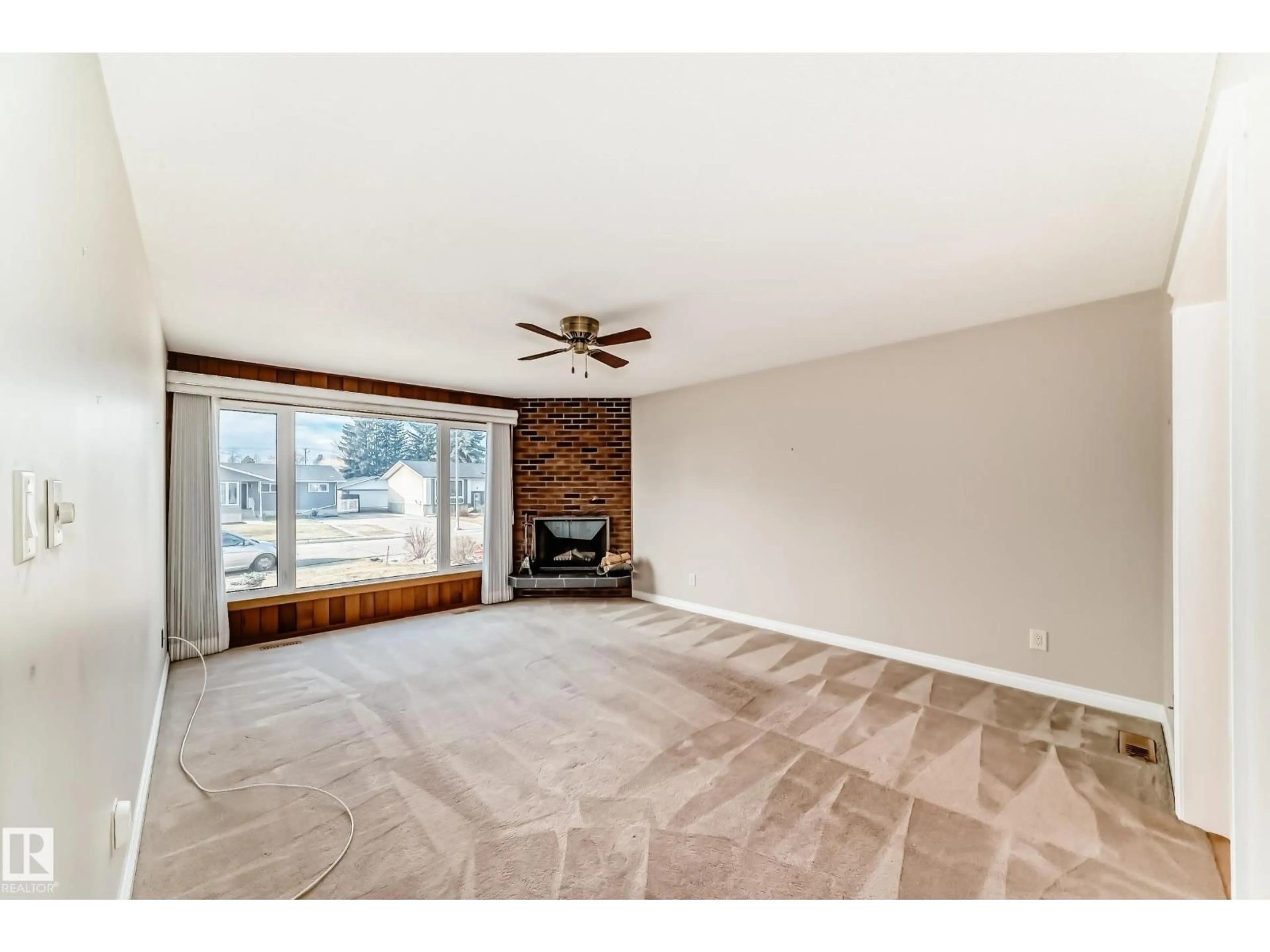 Living room with furniture, unknown for 13 ROSEWOOD PL, Sherwood Park Alberta T8A2H3