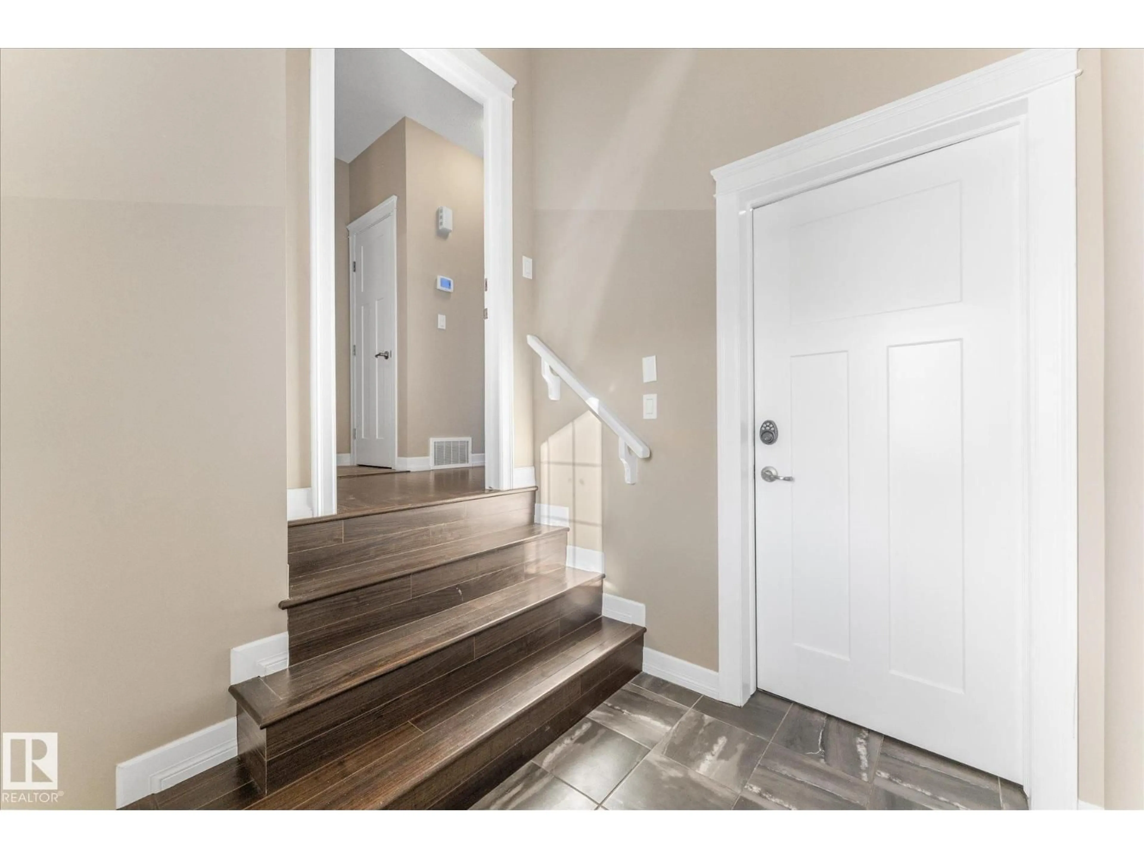 Indoor entryway for 164 STURTZ BN, Leduc Alberta T9E1E3