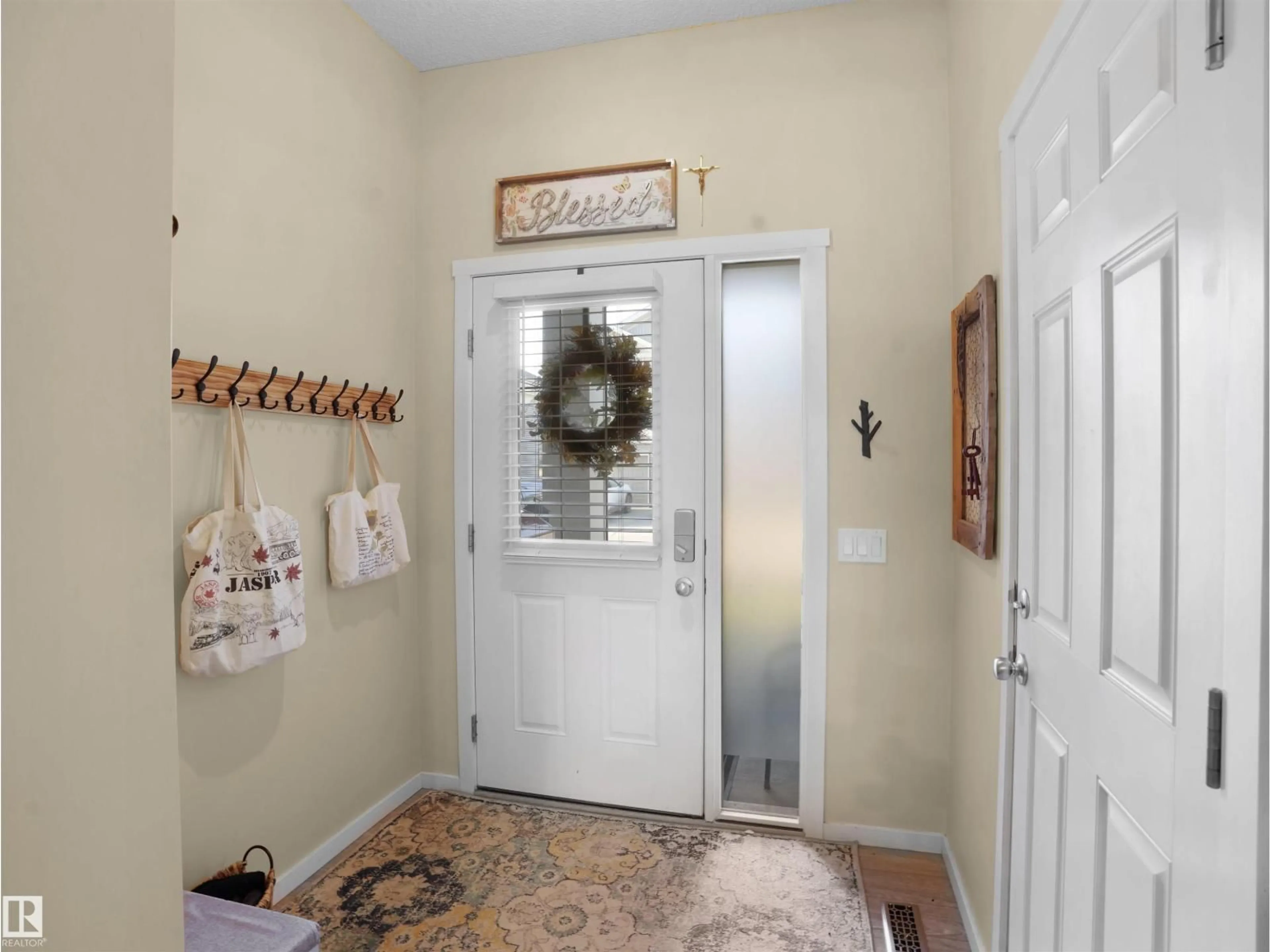 Indoor entryway for #6 - 6004 ROSENTHAL WY, Edmonton Alberta T5T7L1