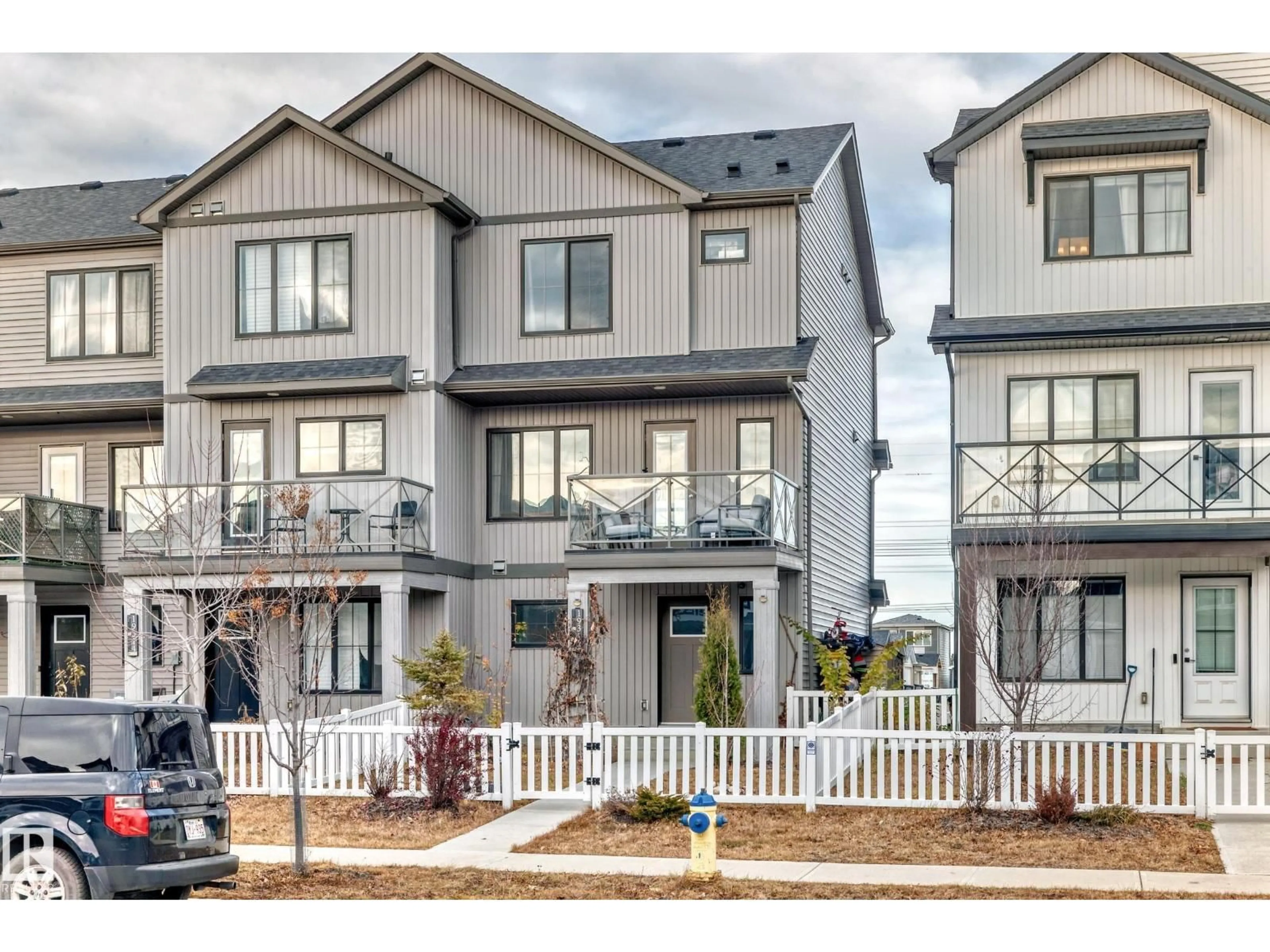 Home with vinyl exterior material, street for 19312 27 AV, Edmonton Alberta T6M1K9