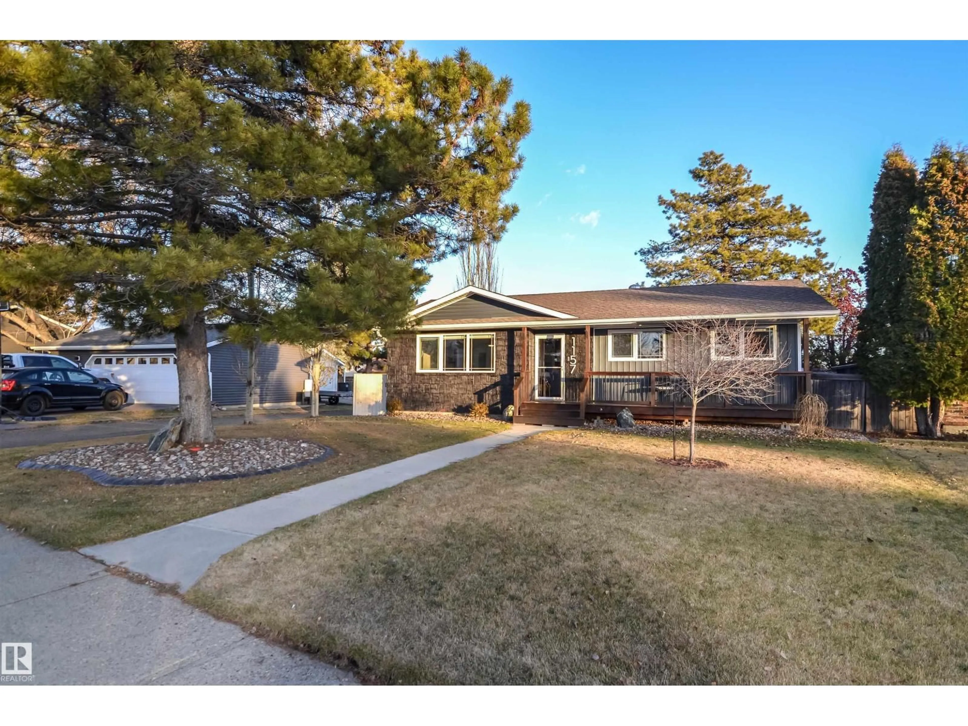 Unknown for 1157 77 ST, Edmonton Alberta T6K3G4