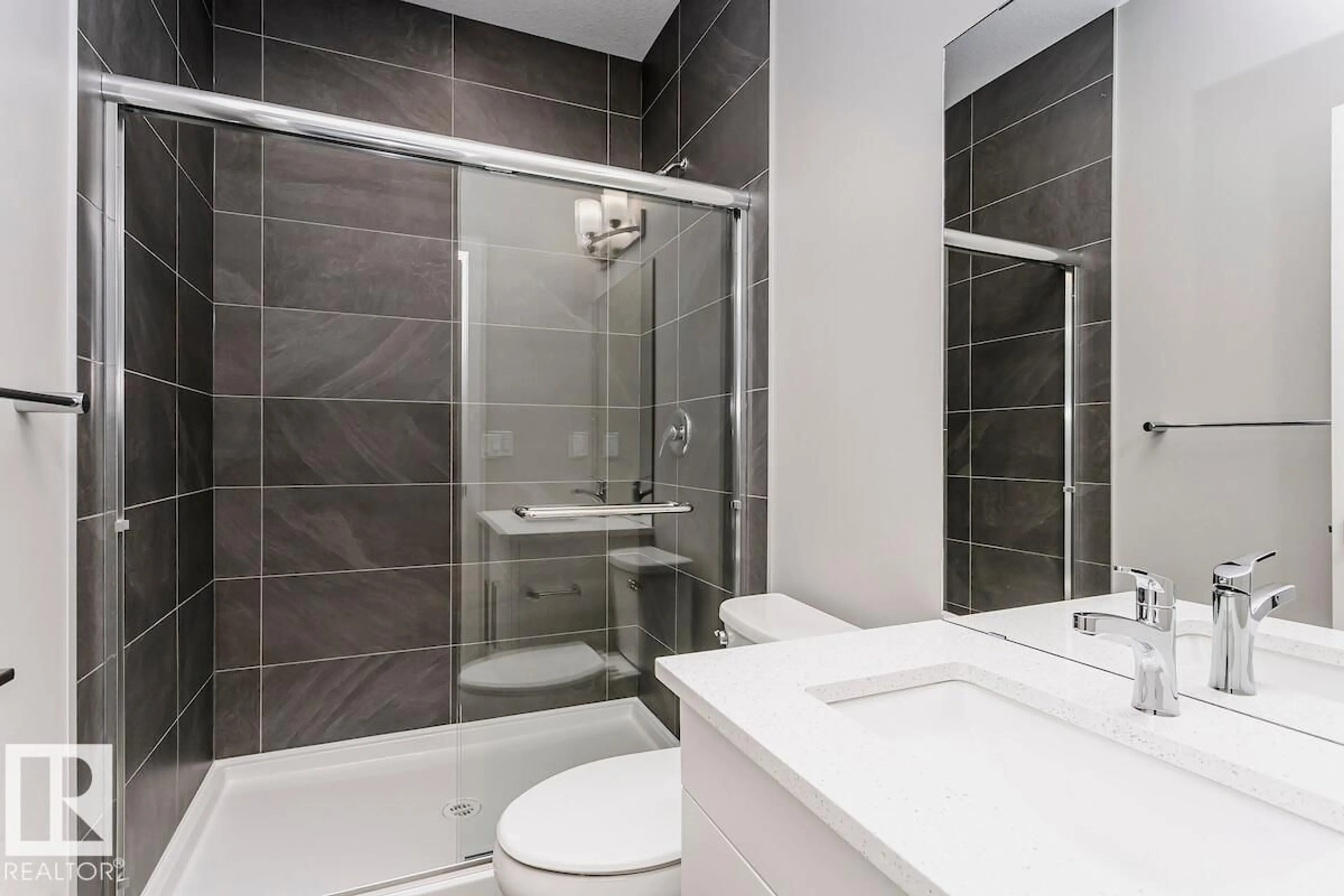 Standard bathroom, ceramic/tile floor for 7207 182 AV, Edmonton Alberta T5Z0J1