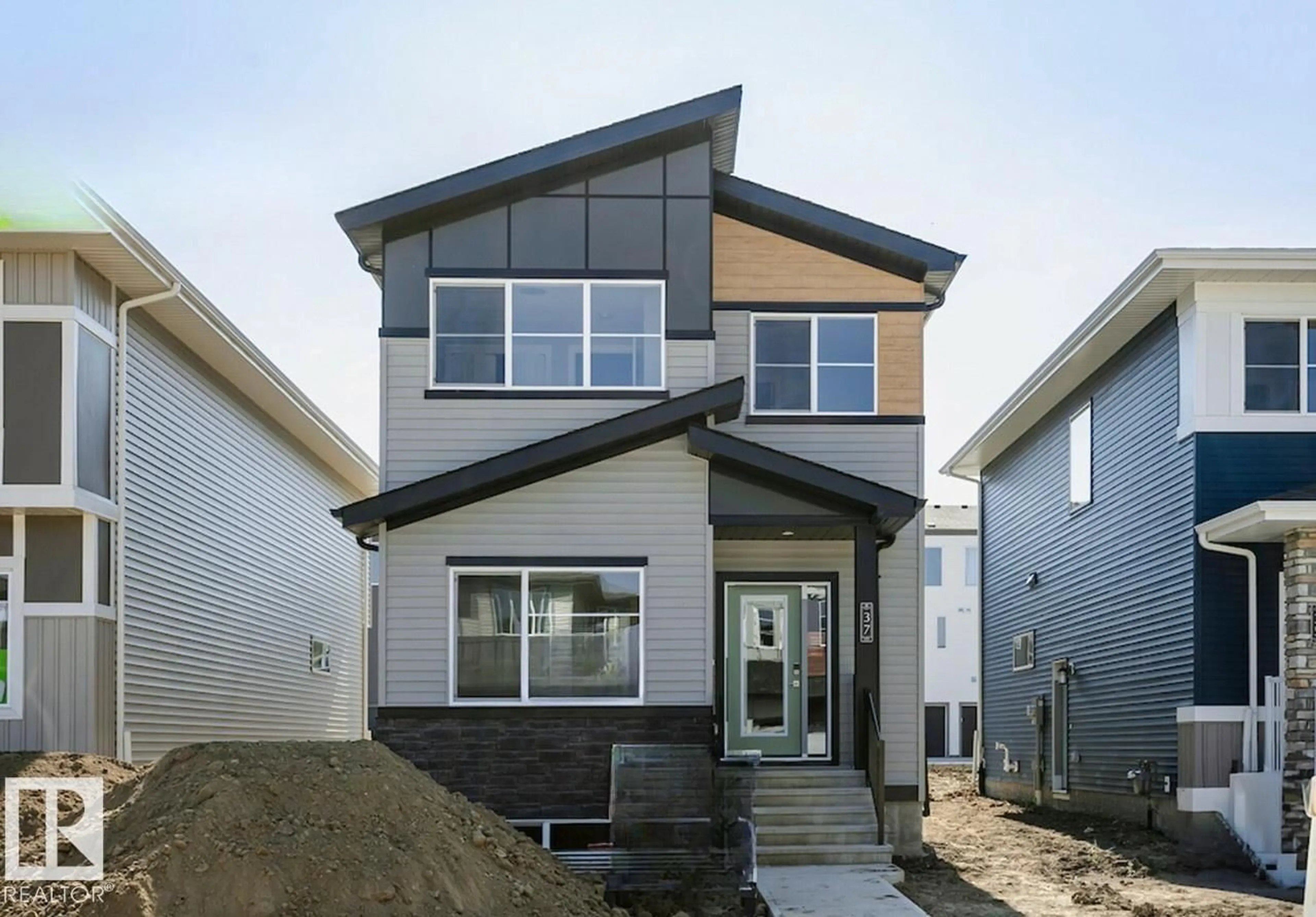 Home with vinyl exterior material, street for 37 GAMBEL LO, Spruce Grove Alberta T7X0C9