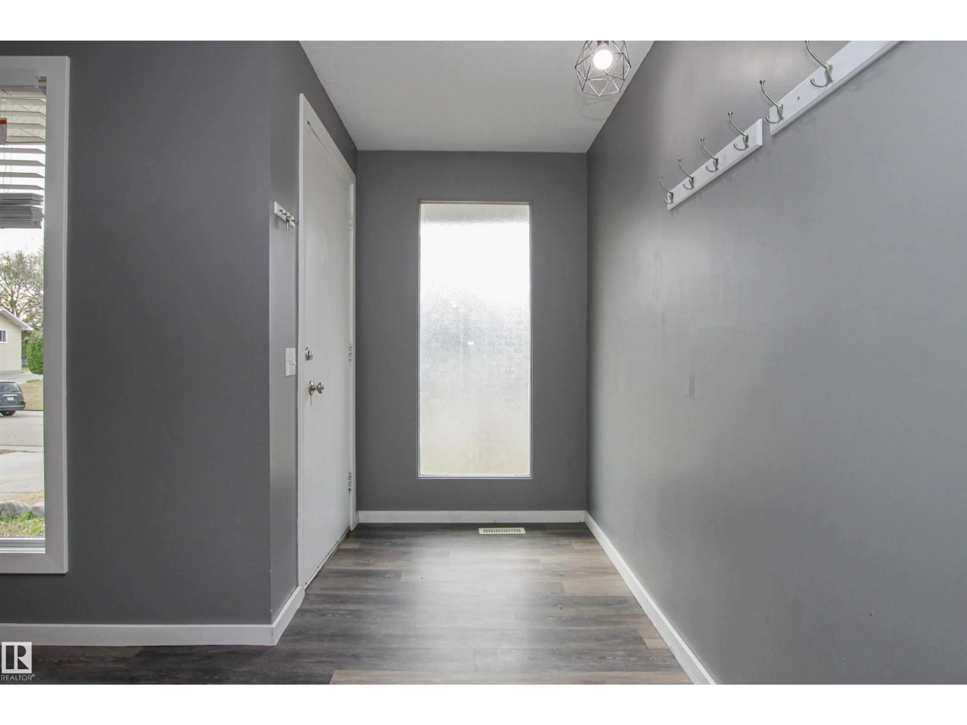 Indoor entryway for 6 MARKET ST, Sherwood Park Alberta T8A0T6