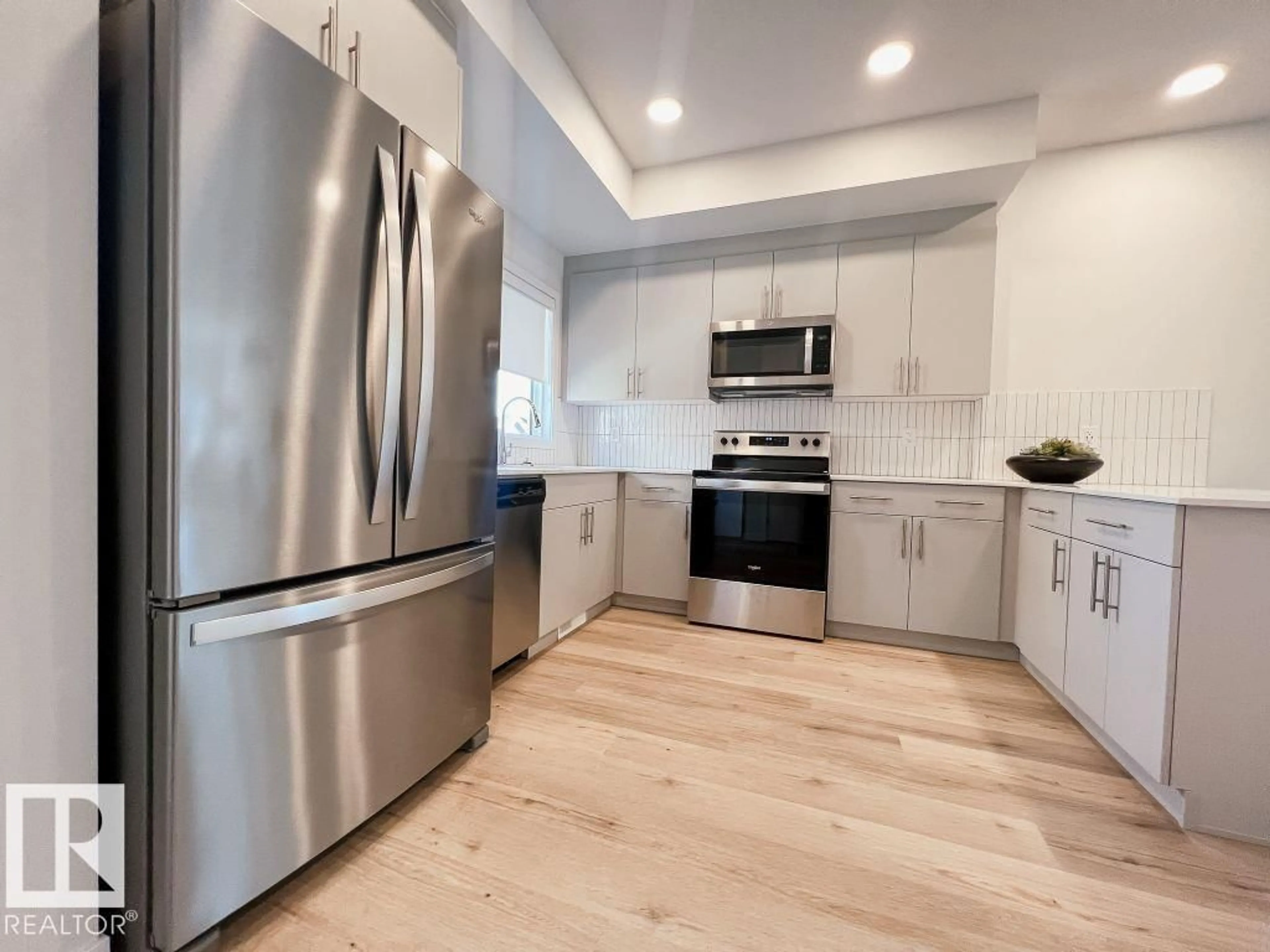 Open concept kitchen, unknown for 120 GARNEAU GA, Spruce Grove Alberta T7X2Y6