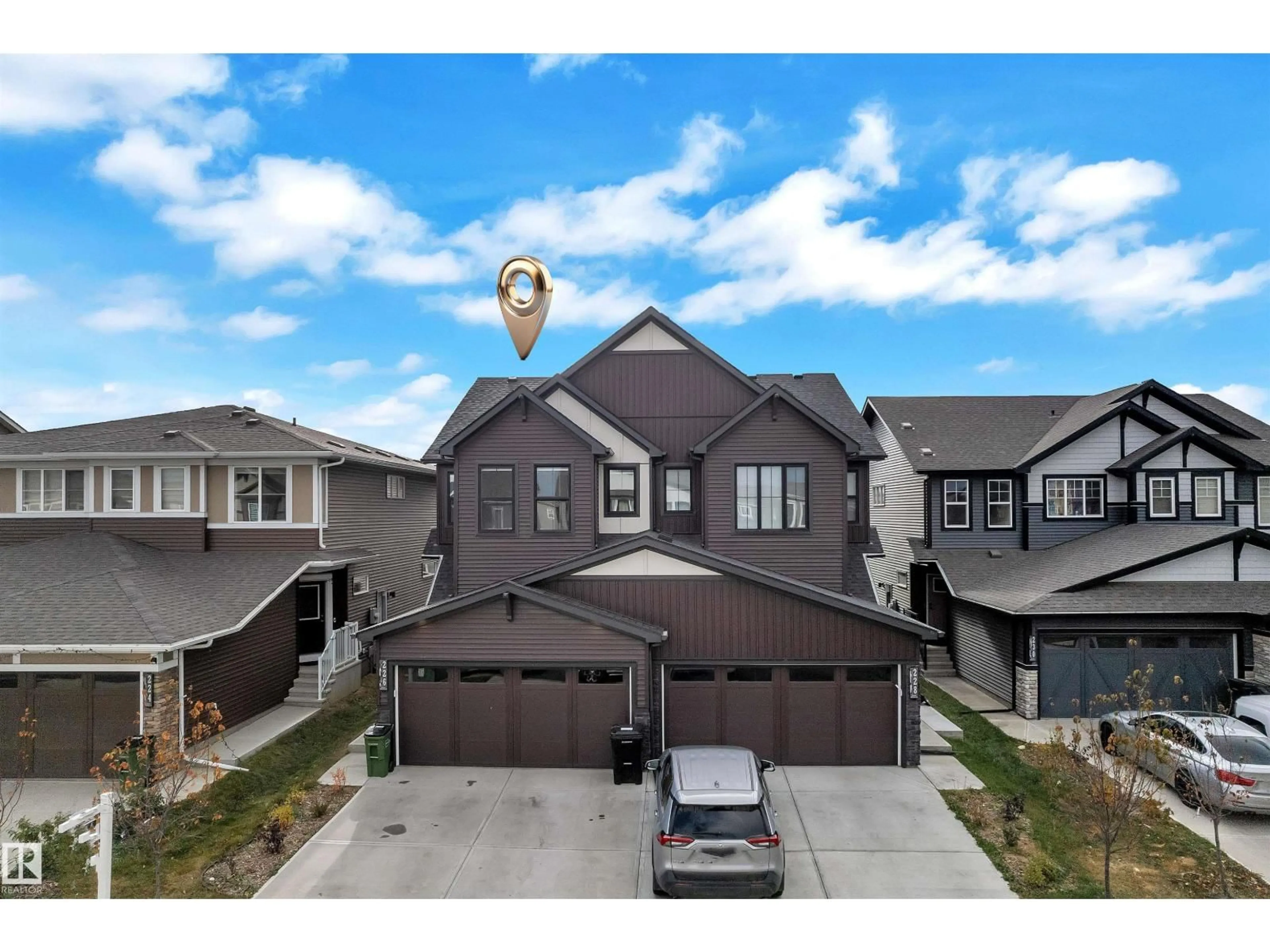 A pic from outside/outdoor area/front of a property/back of a property/a pic from drone, street for 226 ORCHARDS BV, Edmonton Alberta T6X2G9