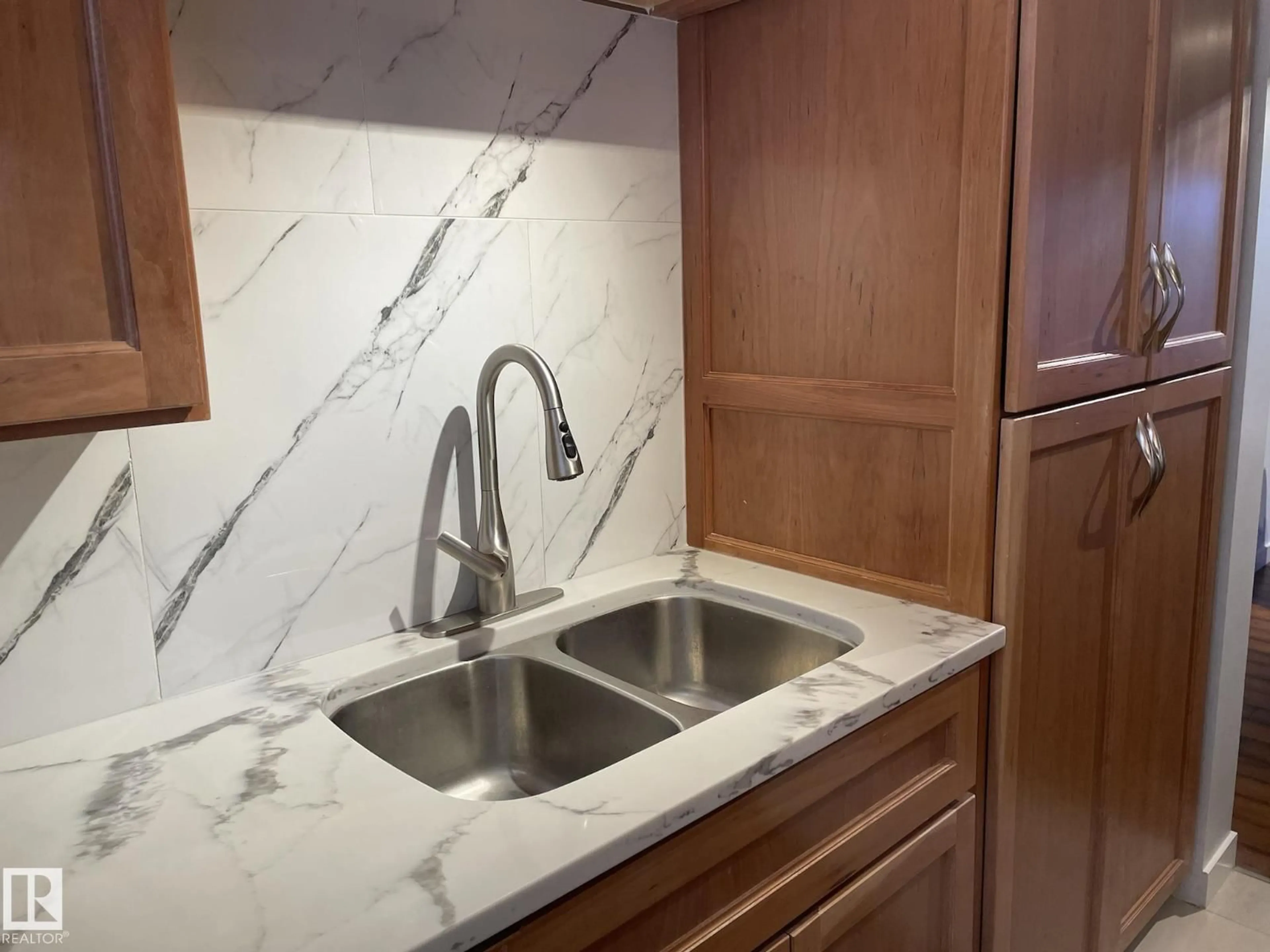 Standard kitchen, ceramic/tile floor for 18323 66 AV, Edmonton Alberta T5T1Z5