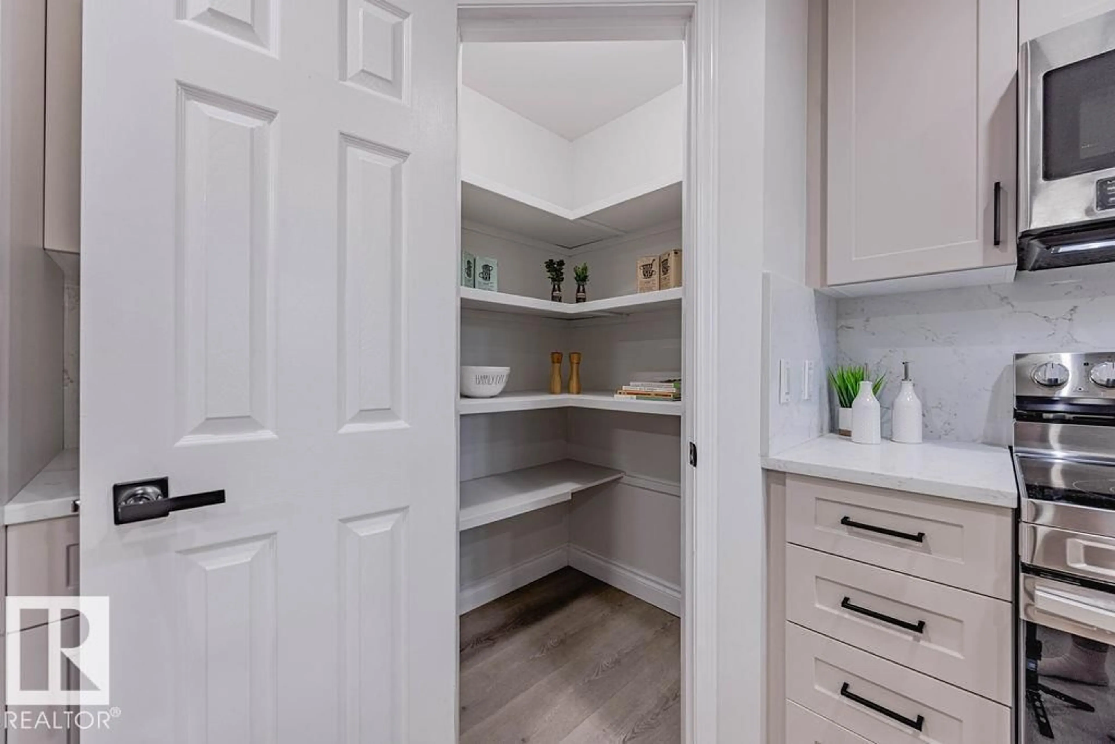 Laundry room for 10 ORIOLE CO, St. Albert Alberta T8N6L7