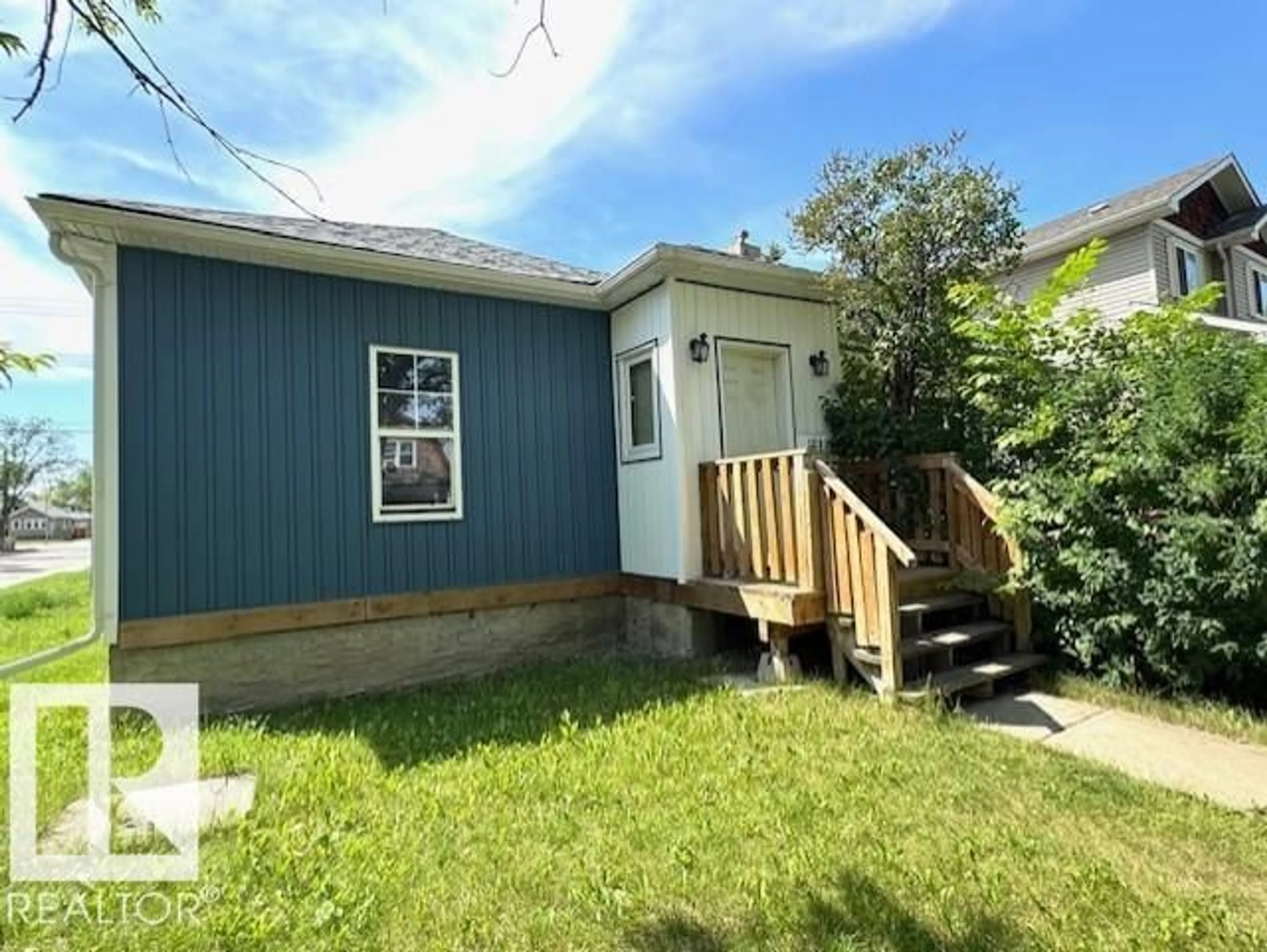 Shed for NW - 11202 96 ST, Edmonton Alberta T5G1S9