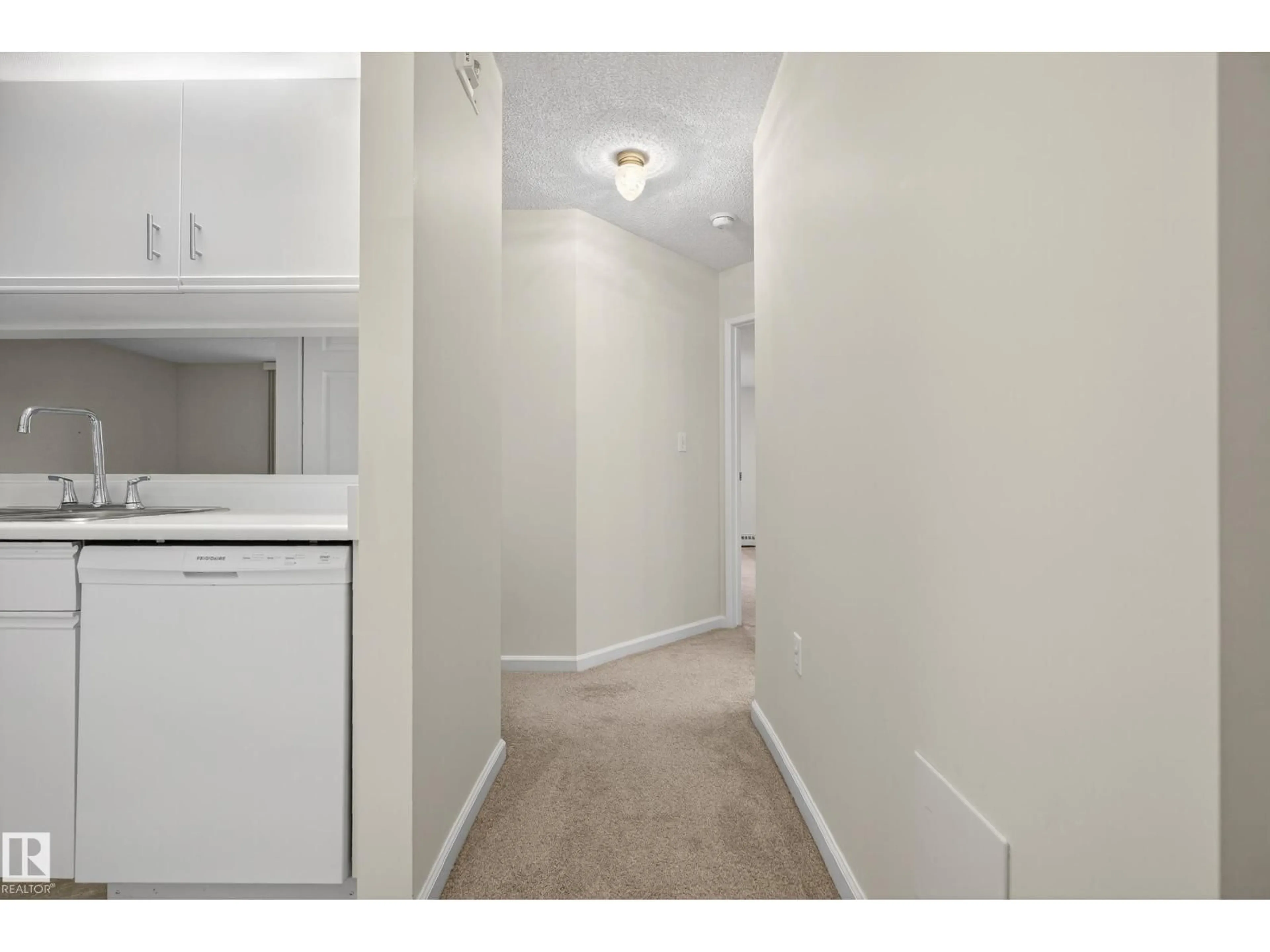 A pic of a room for 9620 - 131 174 ST, Edmonton Alberta T5T6B9