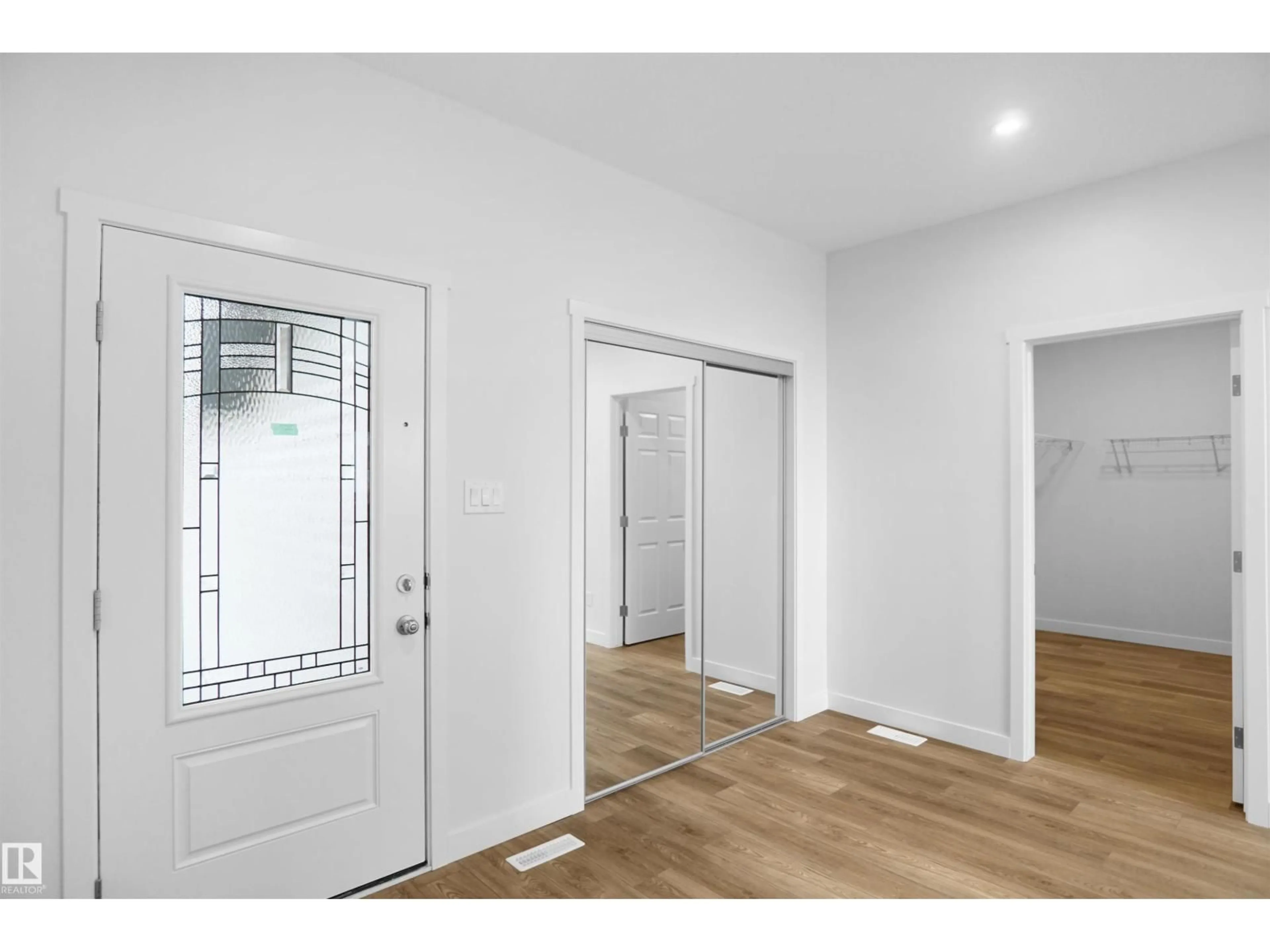 Indoor entryway for 1177 SOUTH CREEK WD, Stony Plain Alberta T7Z0M1