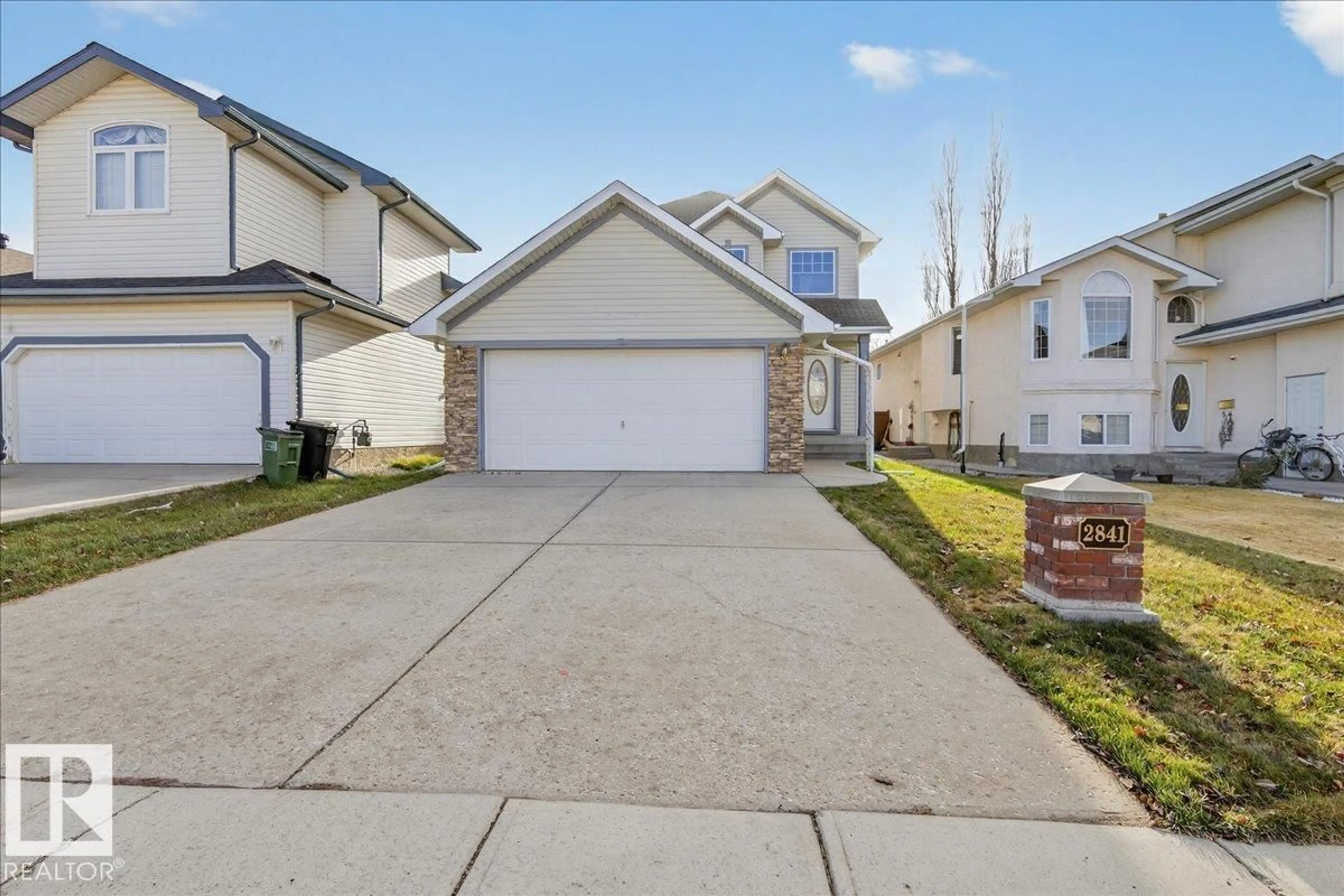 A pic from outside/outdoor area/front of a property/back of a property/a pic from drone, street for 2841 41 AV, Edmonton Alberta T6T1M4