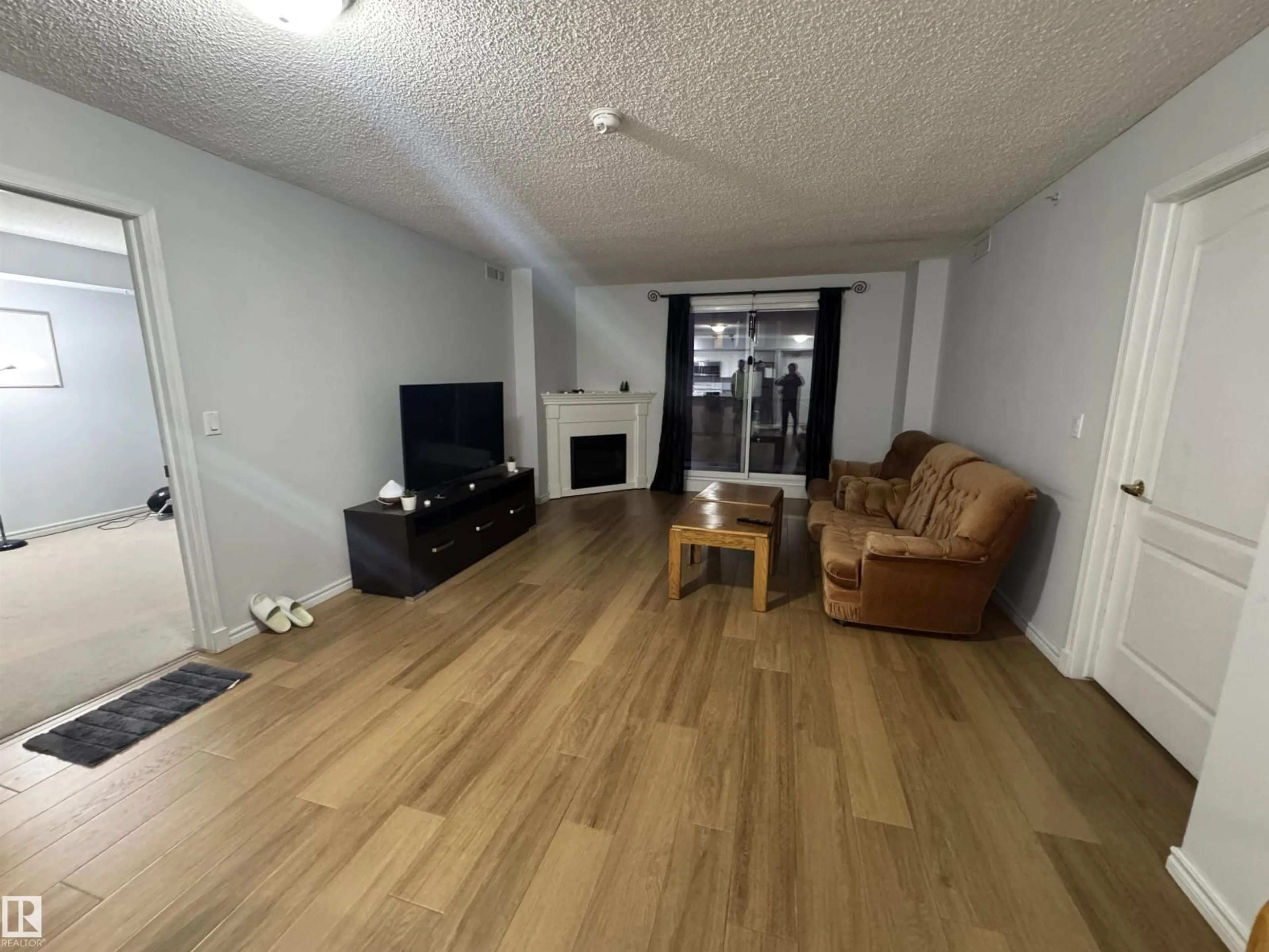 A pic of a room for 10909 - 1102 103 AV, Edmonton Alberta T5K2W7