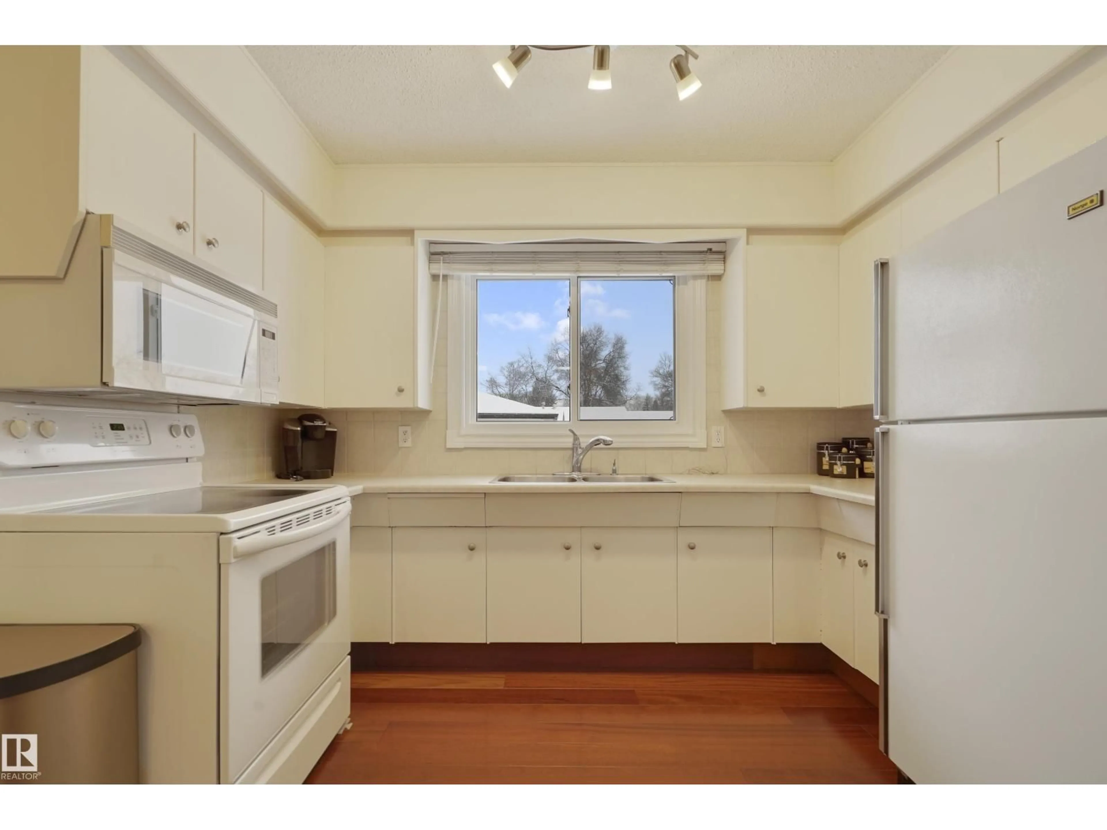 Standard kitchen, unknown for 6208 149 AV, Edmonton Alberta T5A1V8