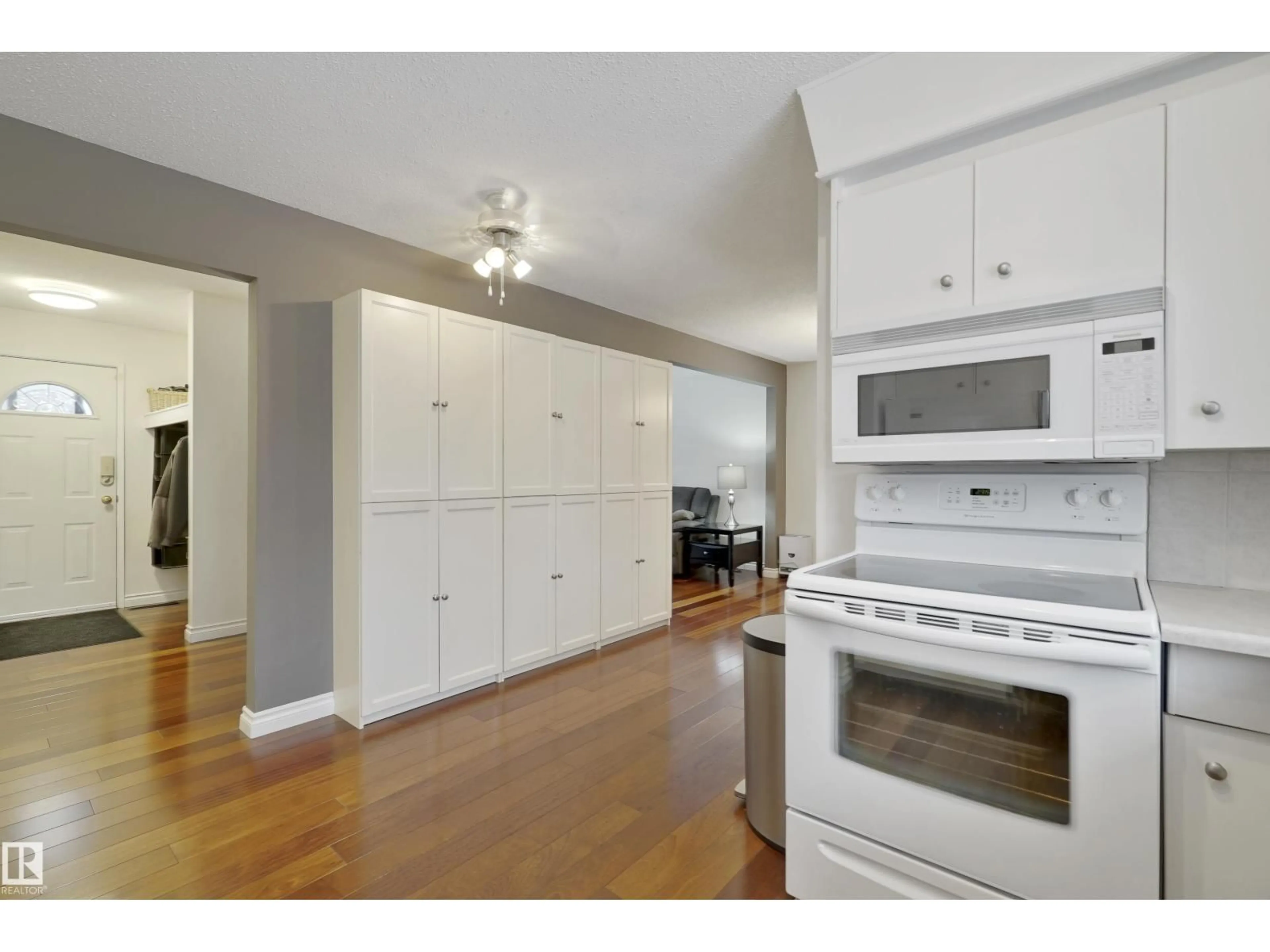 Open concept kitchen, unknown for 6208 149 AV, Edmonton Alberta T5A1V8