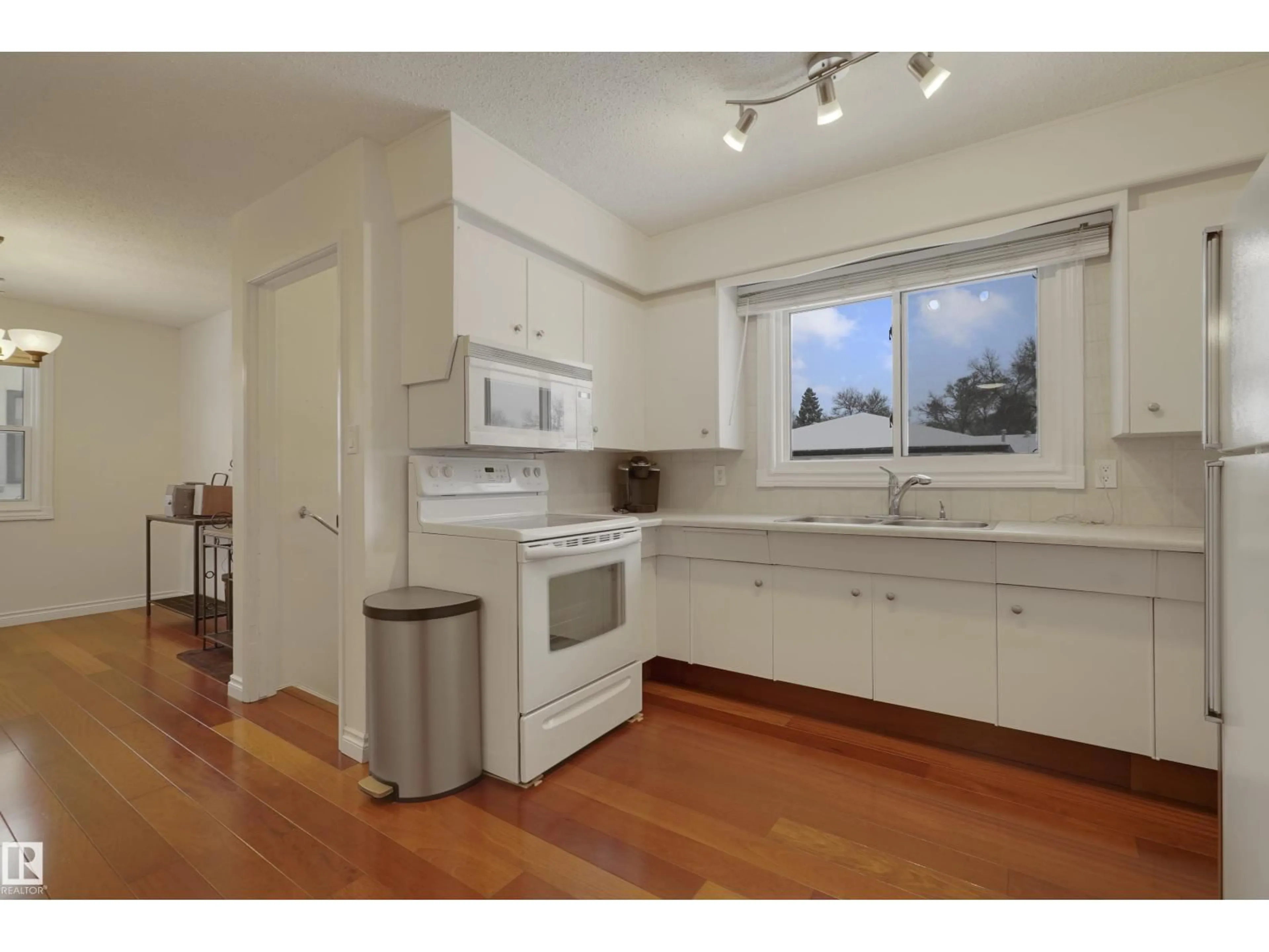 Standard kitchen, unknown for 6208 149 AV, Edmonton Alberta T5A1V8