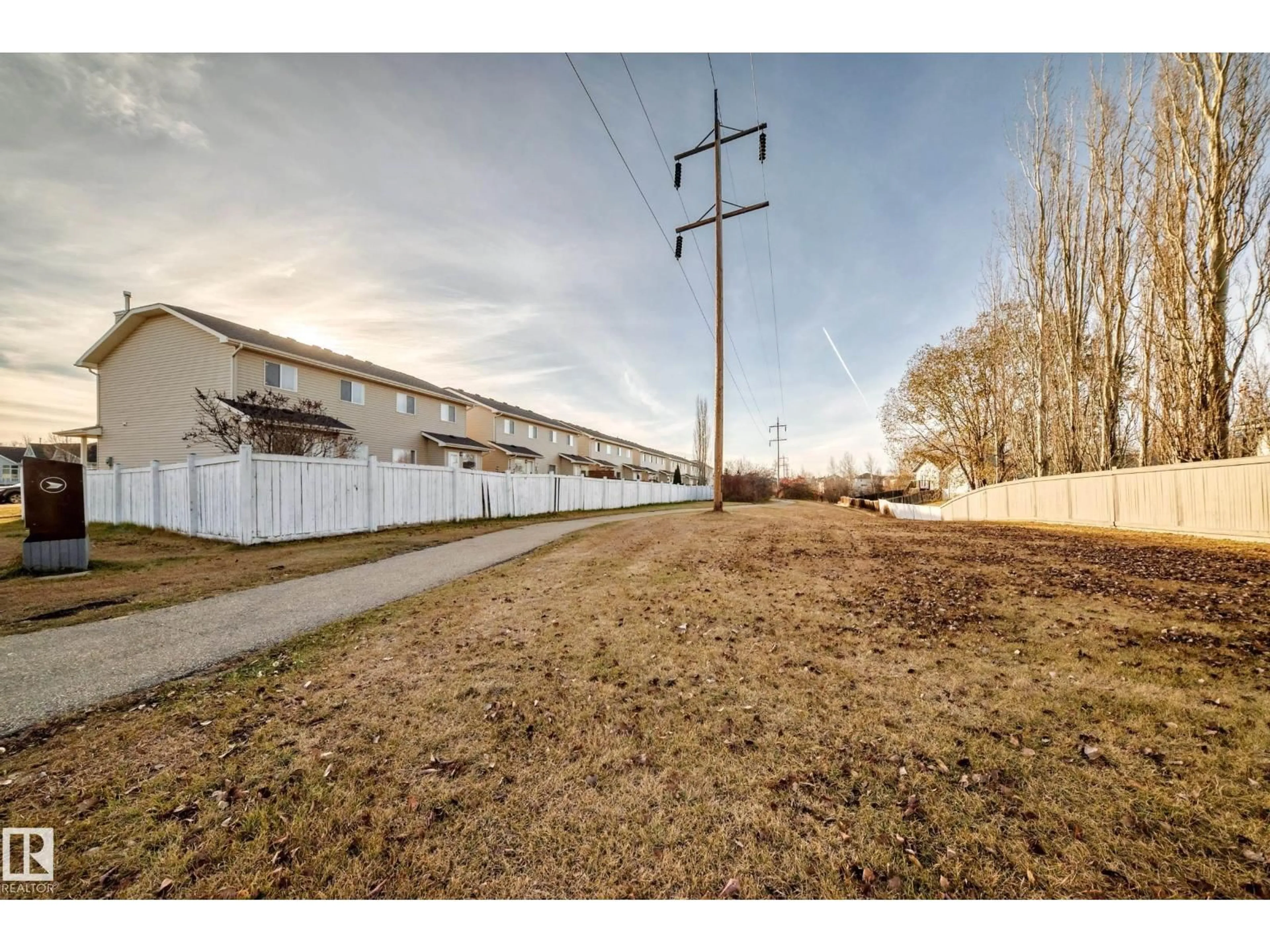 A pic from outside/outdoor area/front of a property/back of a property/a pic from drone, unknown for 12 GRAYWOOD TC, Stony Plain Alberta T7T0A6