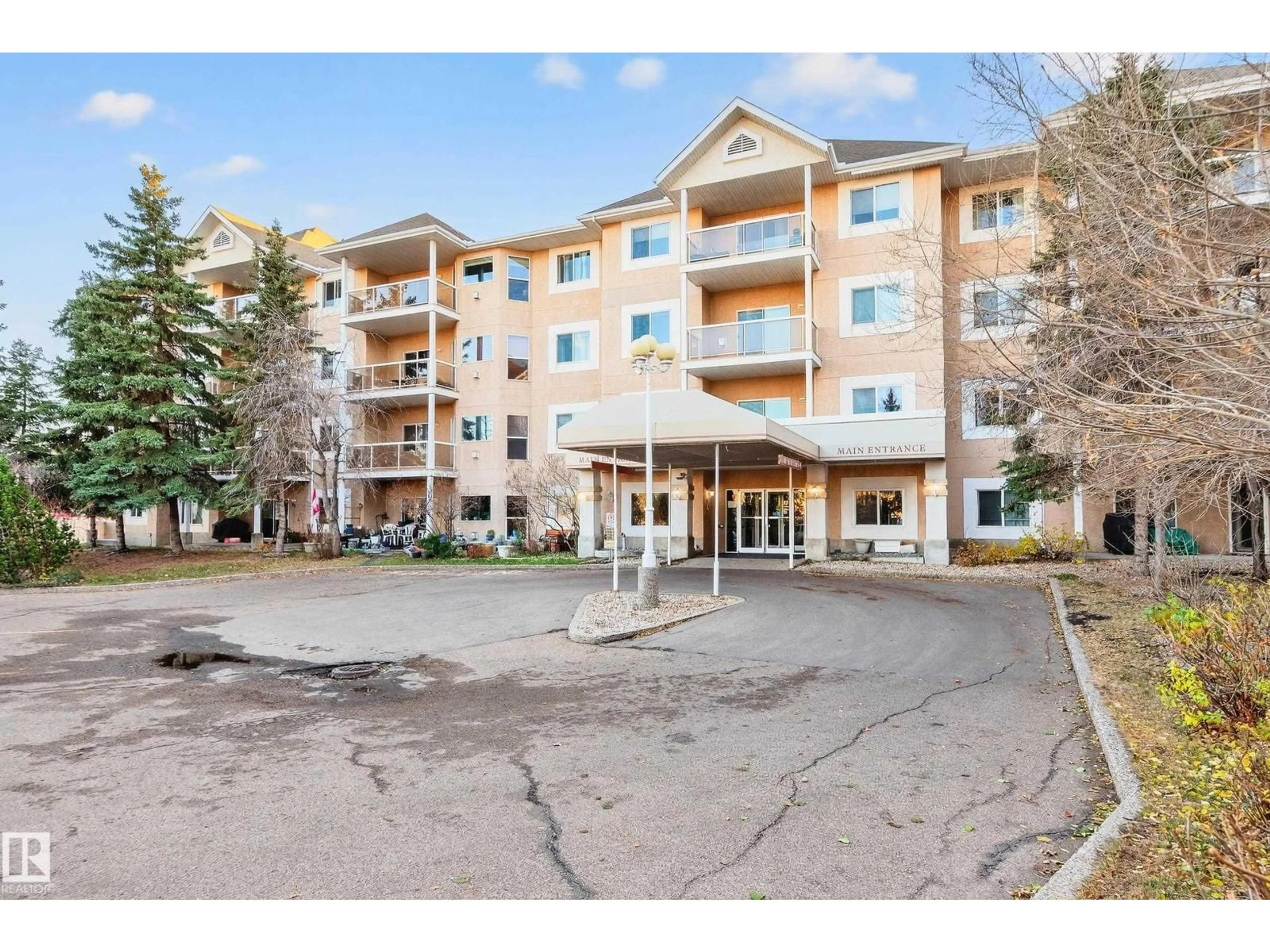 Unknown for #301 - 10511 42 AV NW, Edmonton Alberta T6J7G8