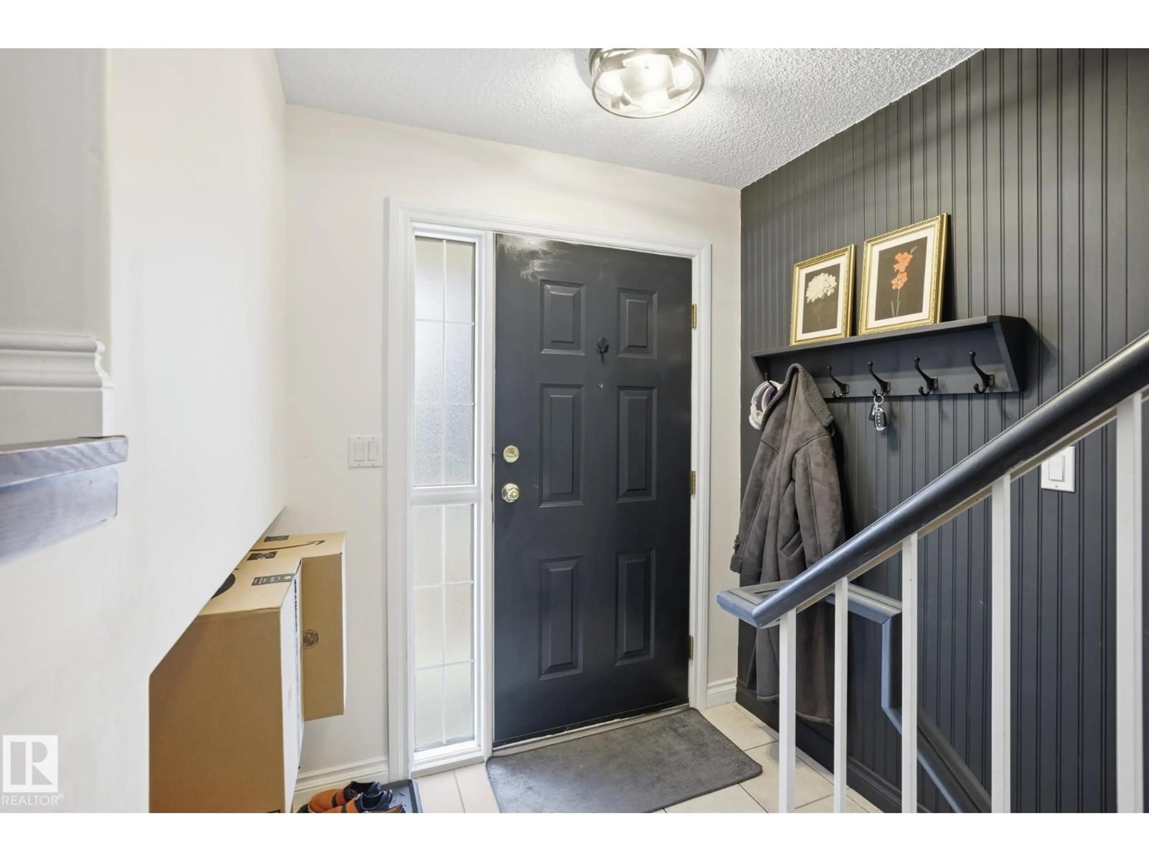 Indoor entryway for 17 - 9935 167 ST, Edmonton Alberta T5P4Y6