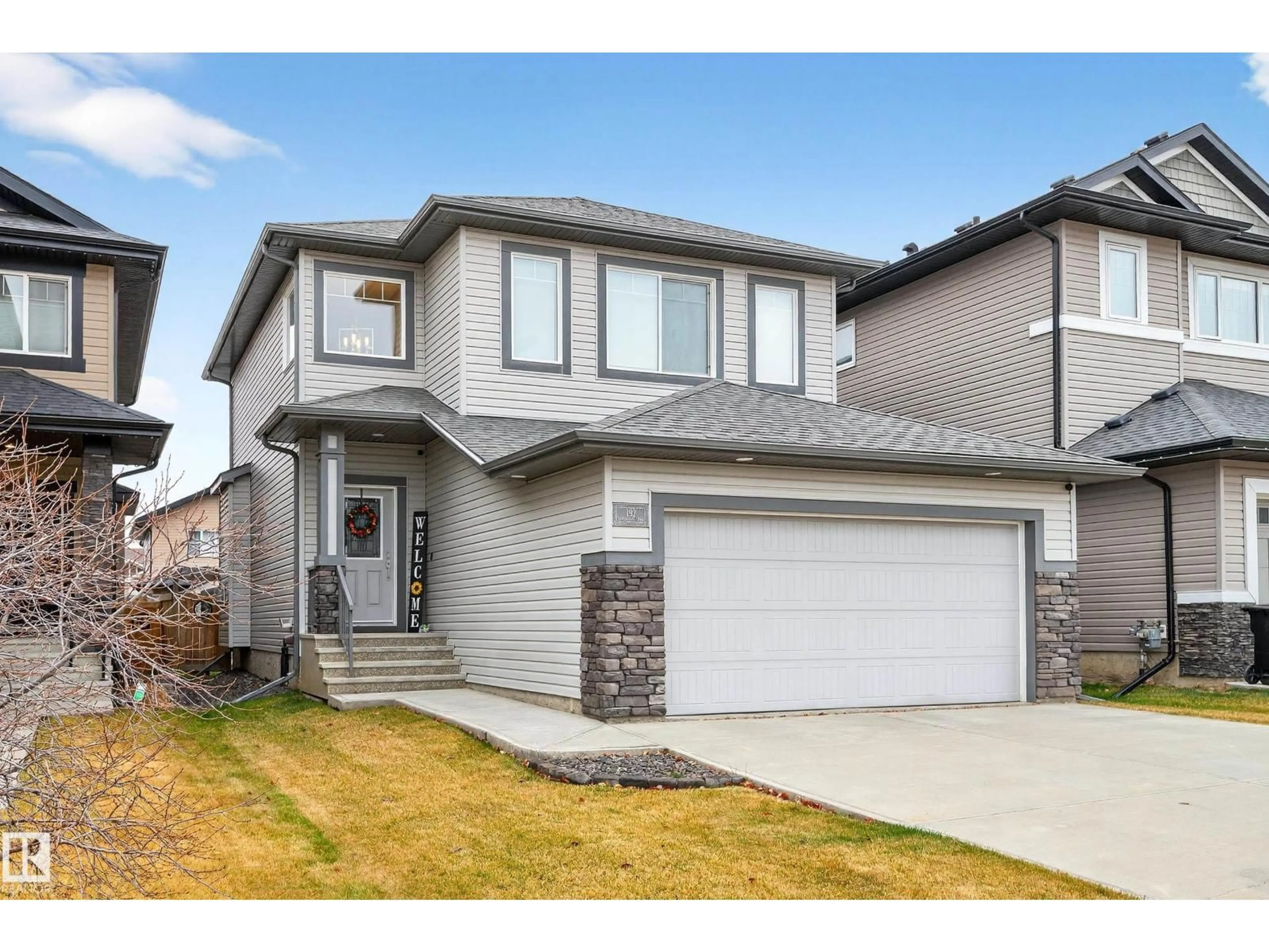 Home with vinyl exterior material, street for 192 HENDERSON LI, Spruce Grove Alberta T7X0C7