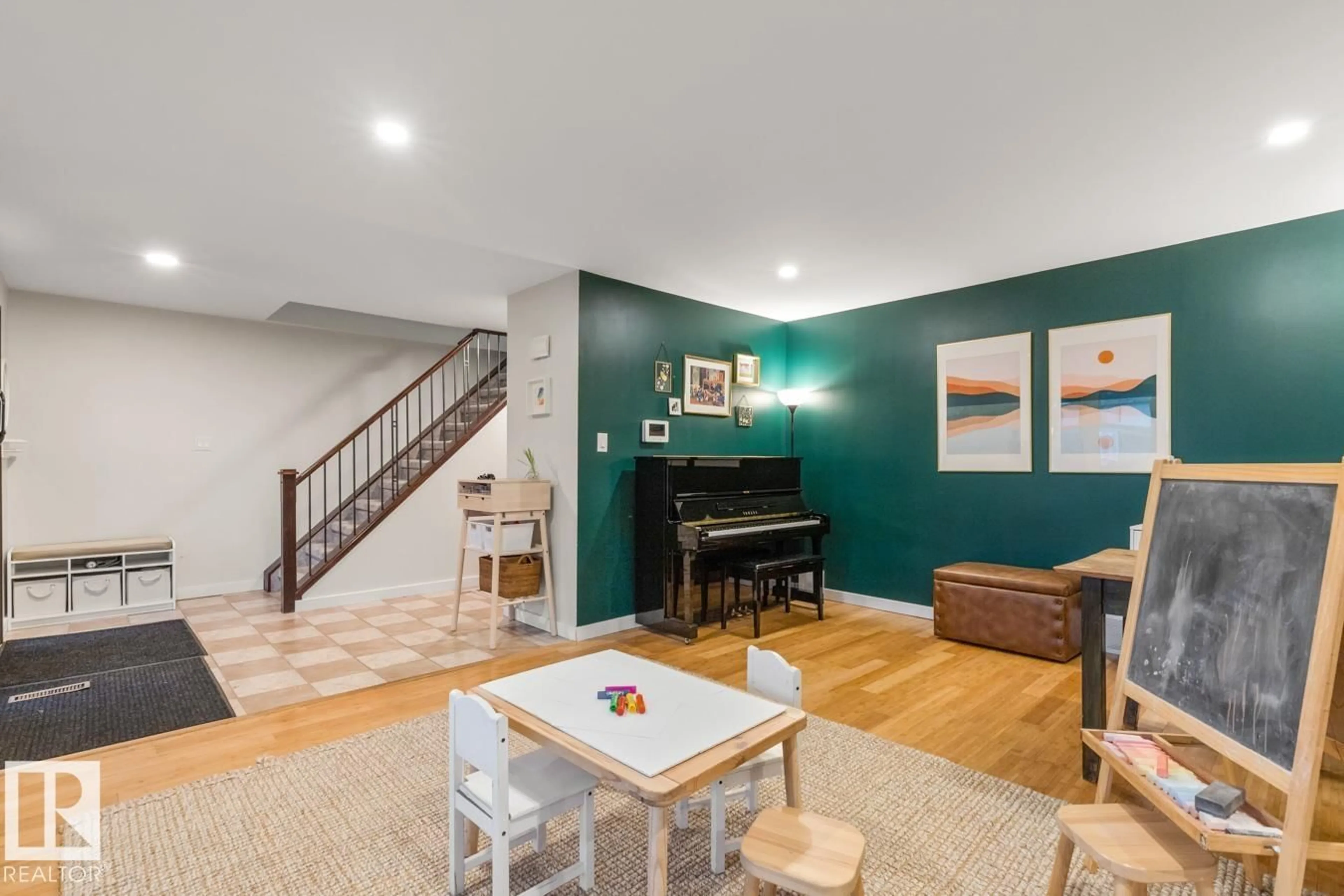 Unknown for 6815 11 AV, Edmonton Alberta T6K3M6