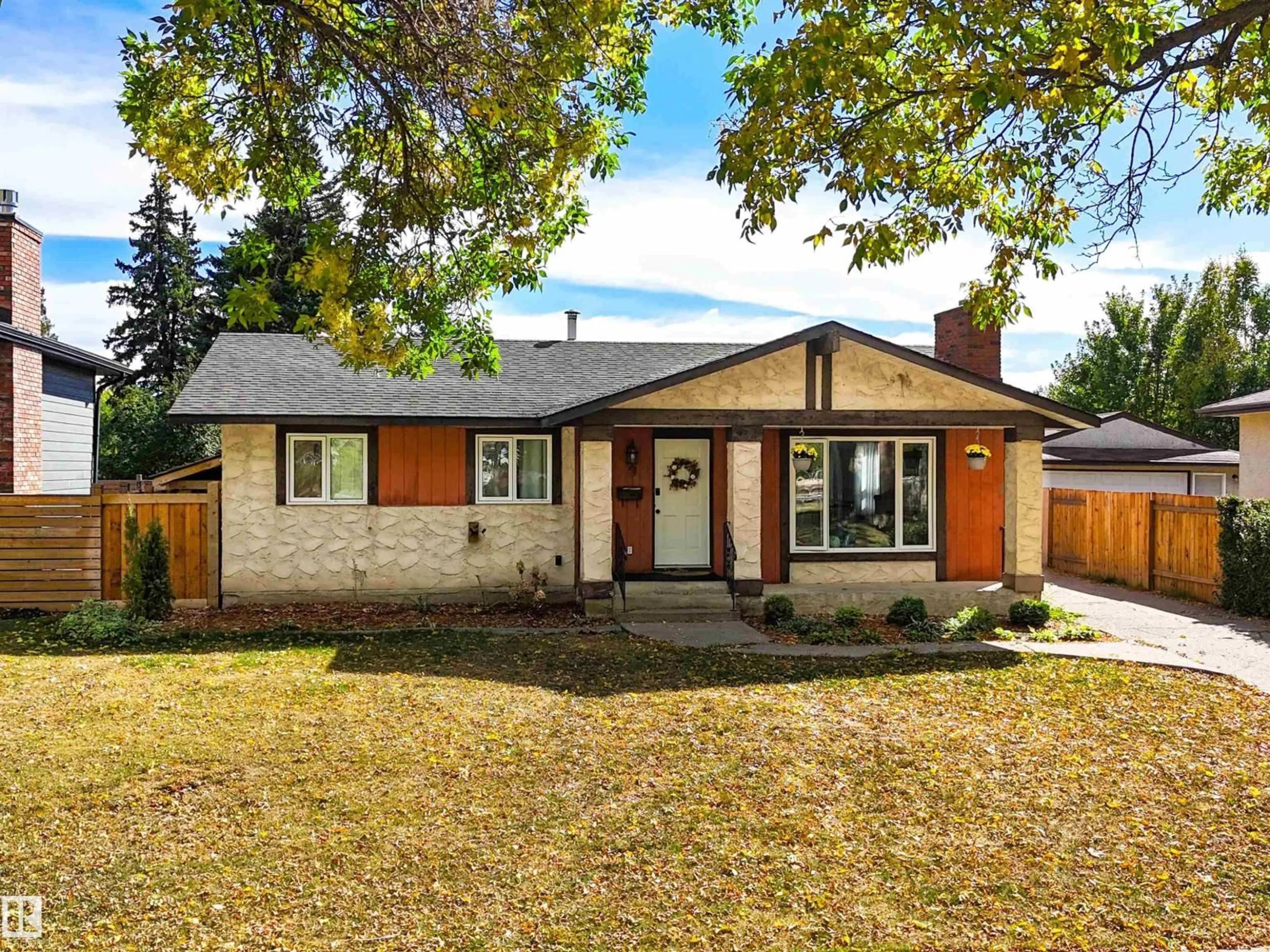 Home with brick exterior material, street for 9 LONGVIEW CR, St. Albert Alberta T8N2W1