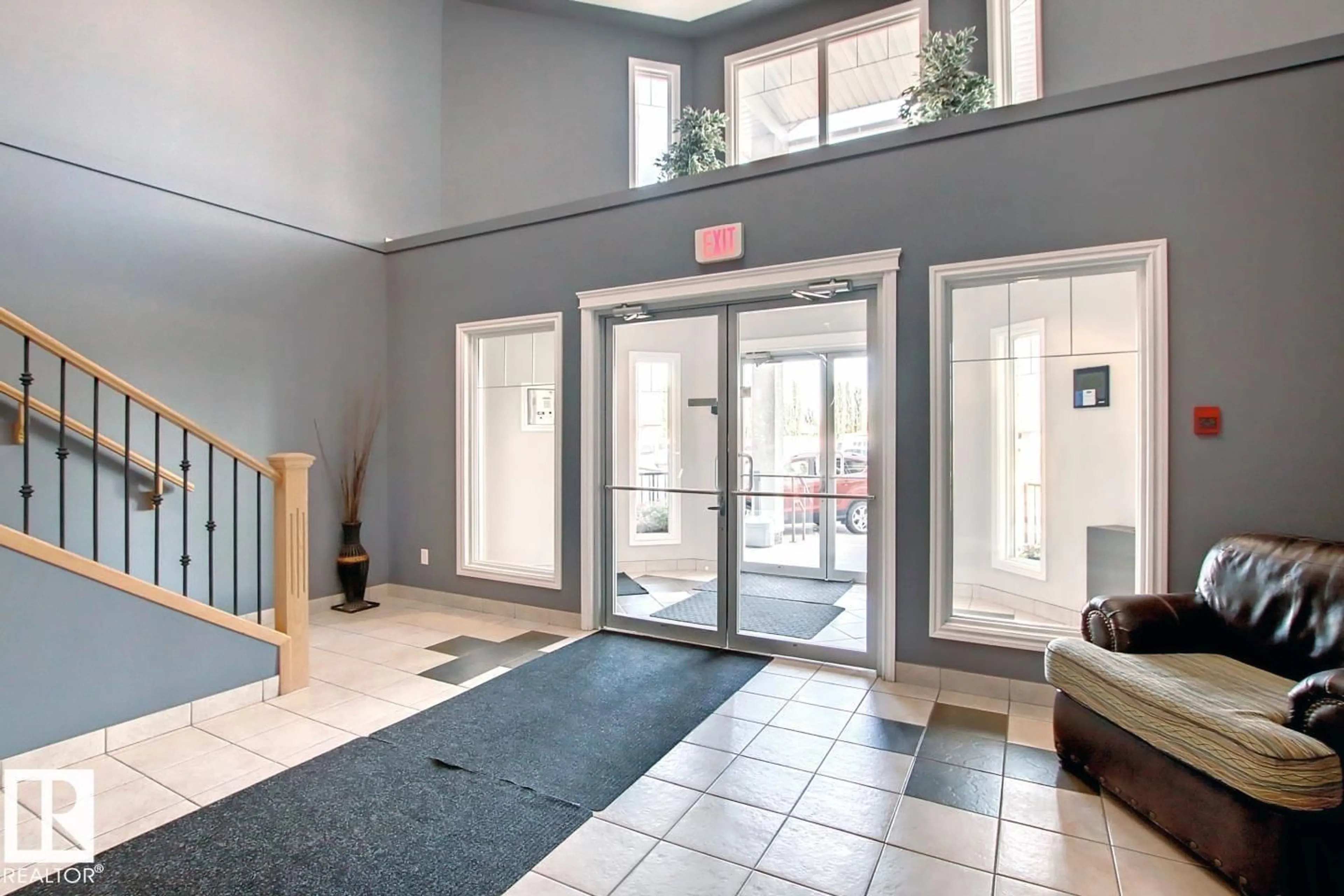 Indoor foyer for 423 99 WESTERRA MR, Stony Plain Alberta T7Z0G7
