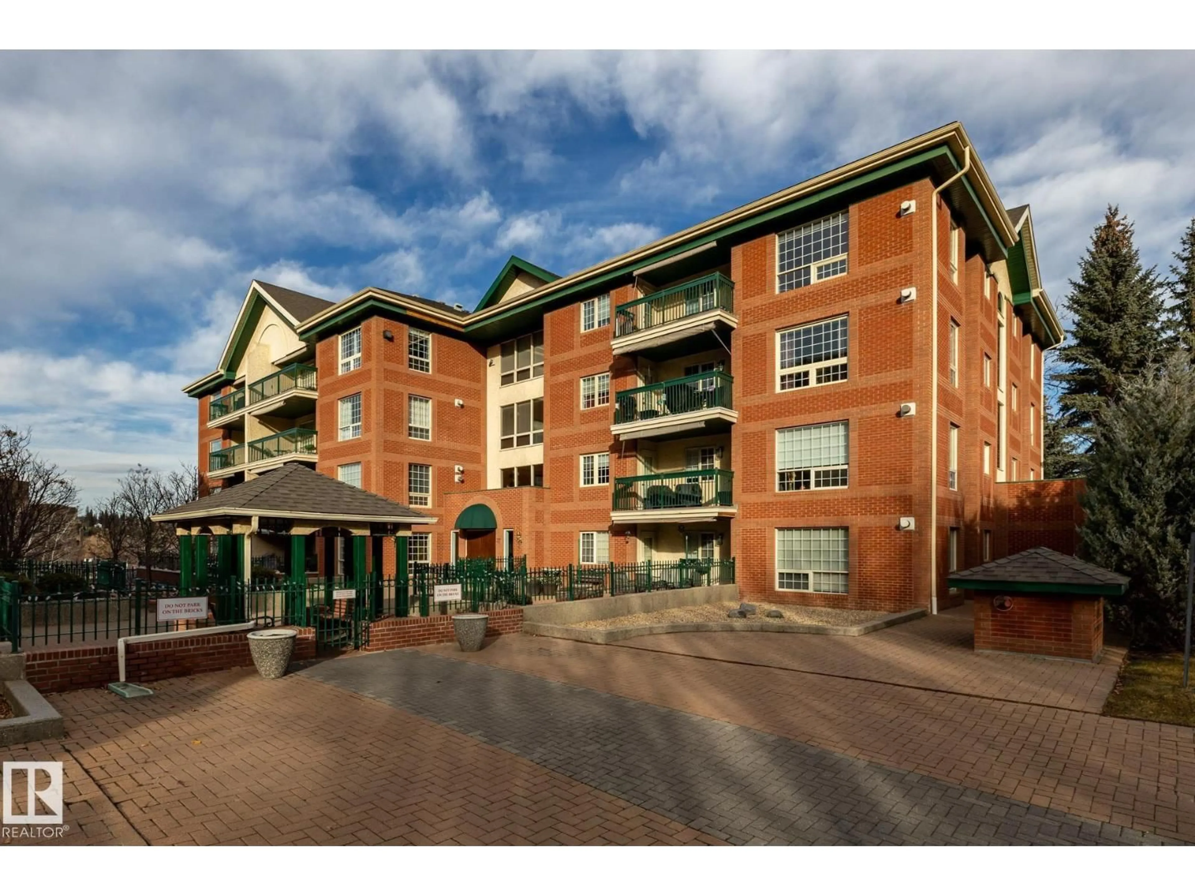 A pic from outside/outdoor area/front of a property/back of a property/a pic from drone, building for 37 - 102 SIR WINSTON CHURCHILL AV, St. Albert Alberta T8N0G3