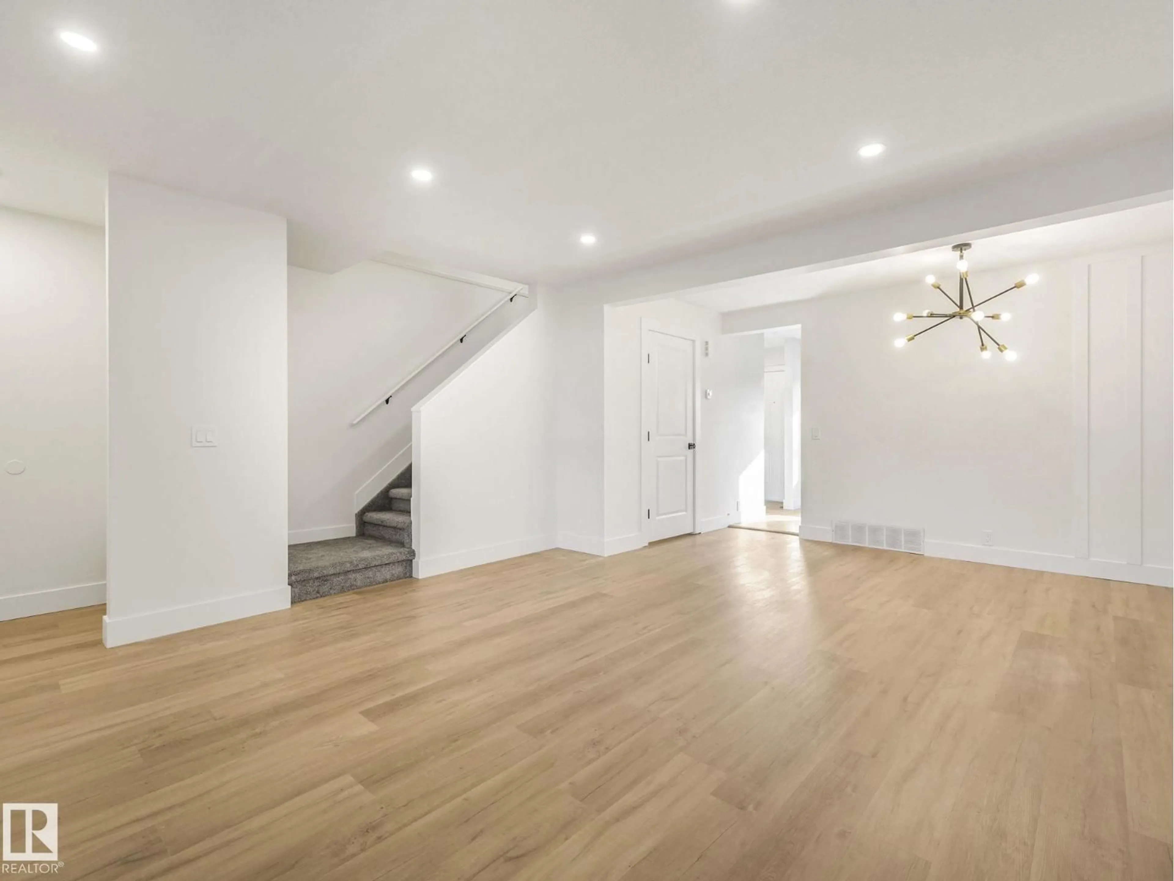 A pic of a room for 13833 30 ST NW, Edmonton Alberta T5Y2B2