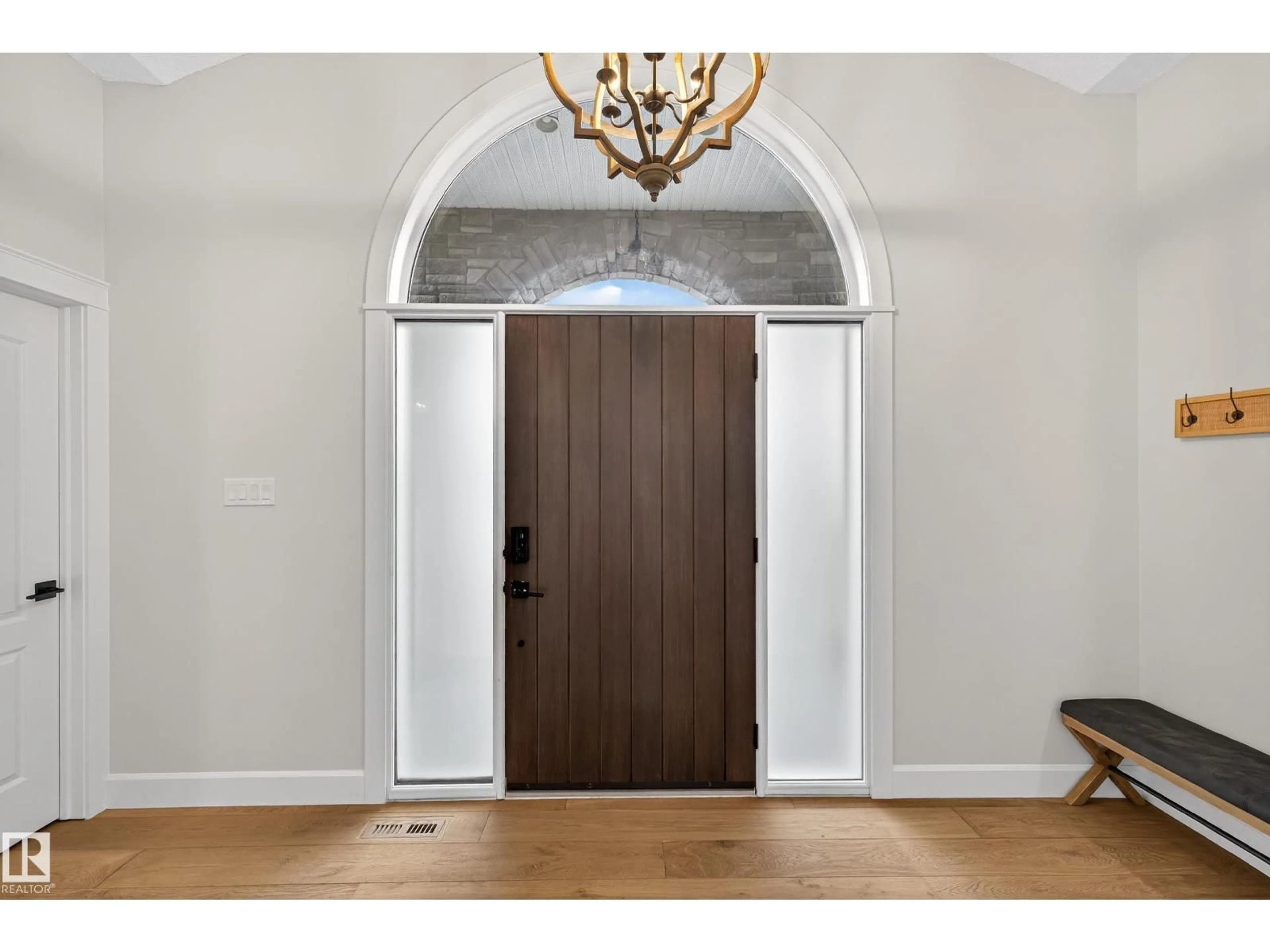 Indoor entryway for 525 ESTATE DRIVE, Sherwood Park Alberta T8B1M2