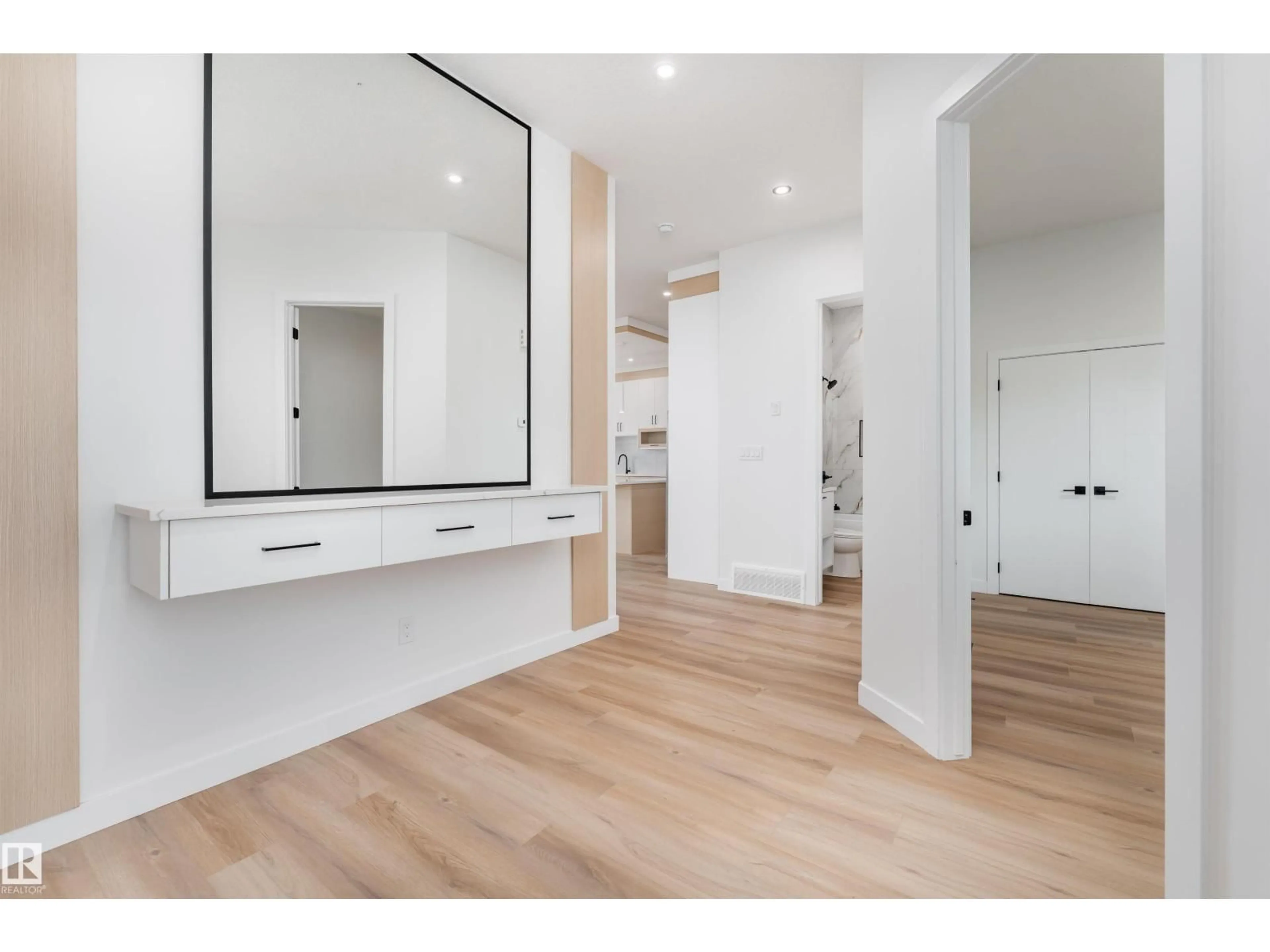 Indoor entryway for 147 GRAYBRIAR DR, Stony Plain Alberta T7Z2Z2