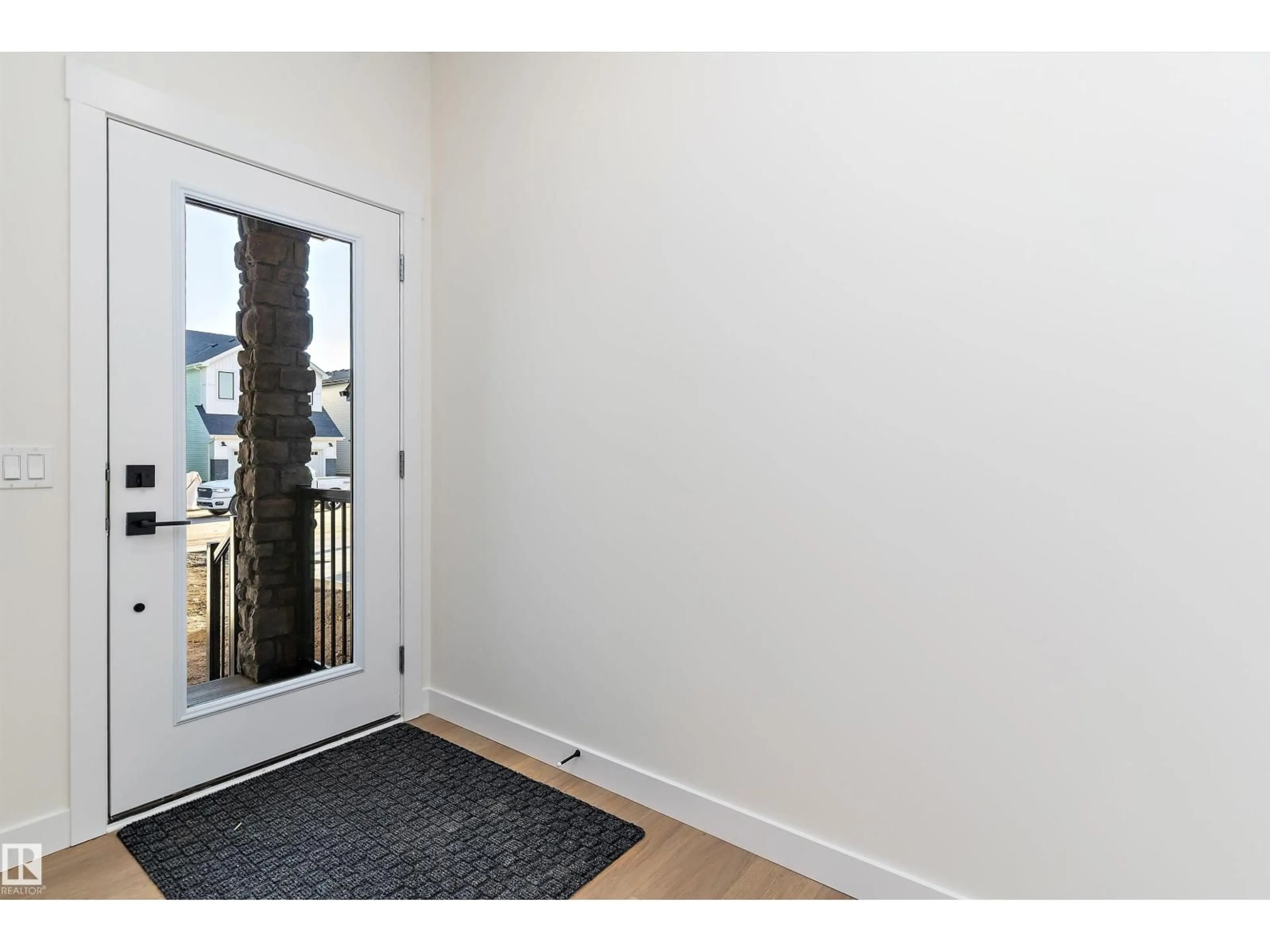 Indoor entryway for 1084 CRISTALL CRESCENT, Edmonton Alberta T6W5S8