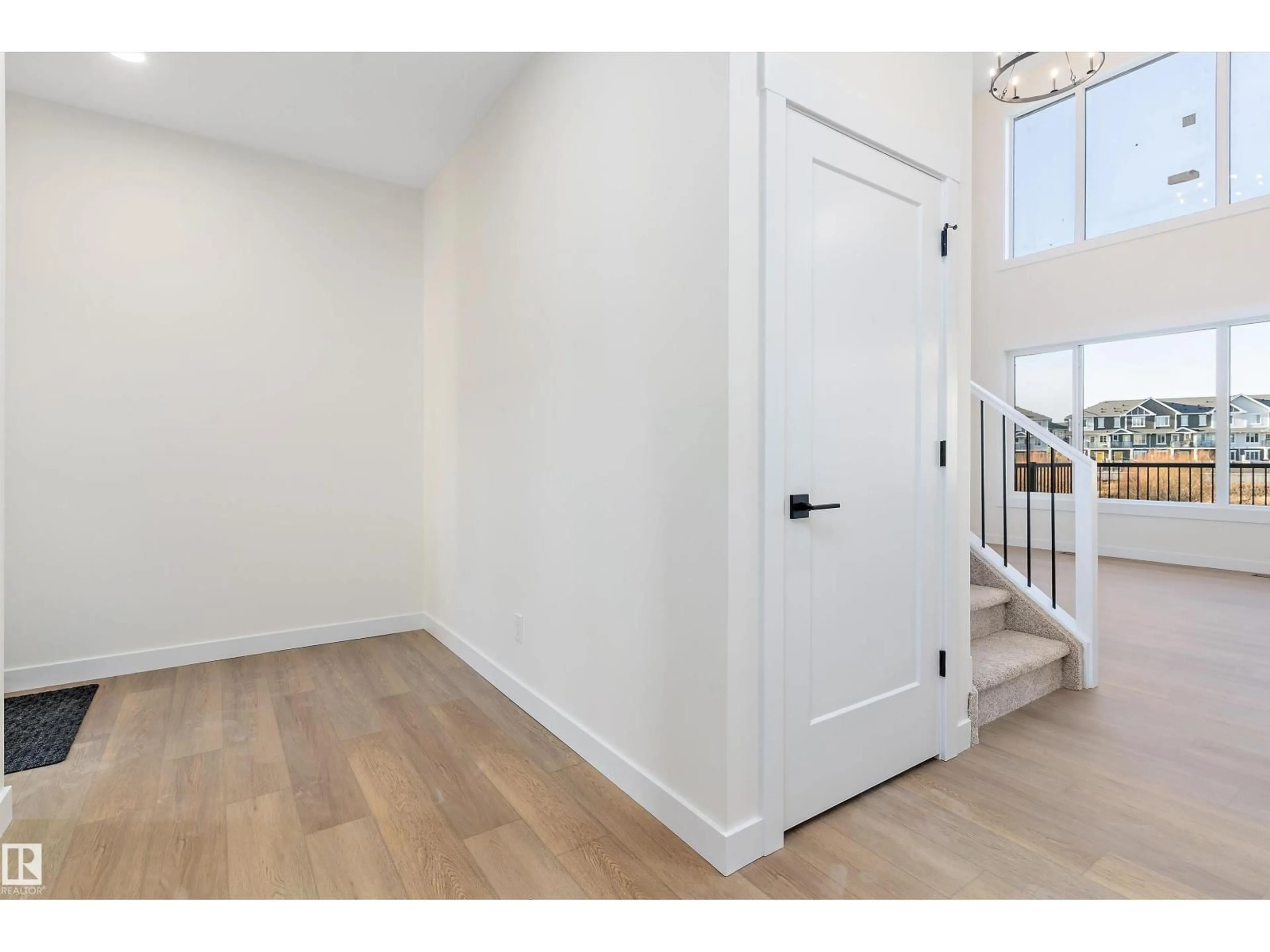 Indoor entryway for 1084 CRISTALL CRESCENT, Edmonton Alberta T6W5S8