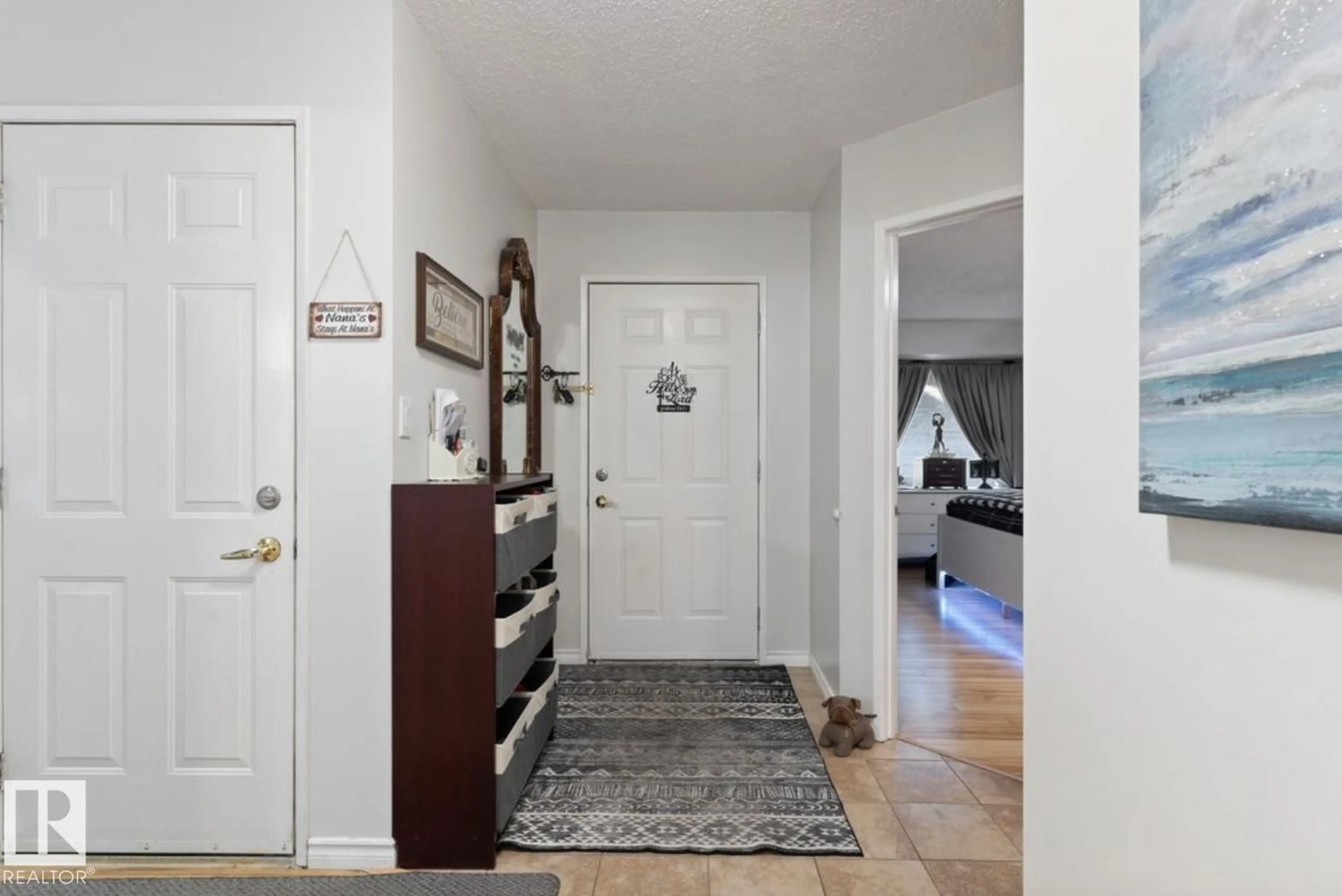 Indoor entryway for 5763 189 STREET, Edmonton Alberta T6M2G9