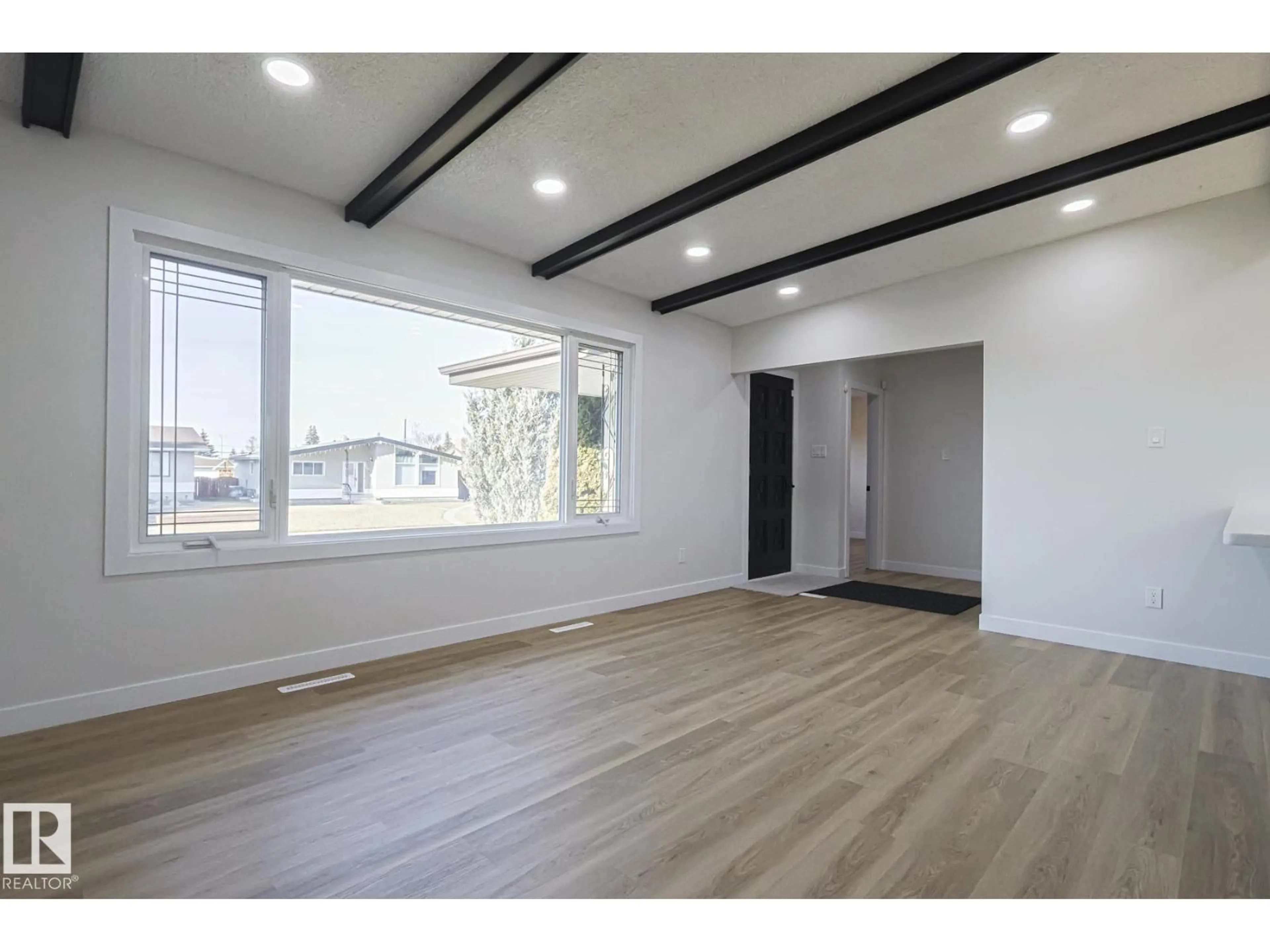 A pic of a room for 13319 DELWOOD RD, Edmonton Alberta T5C3B5