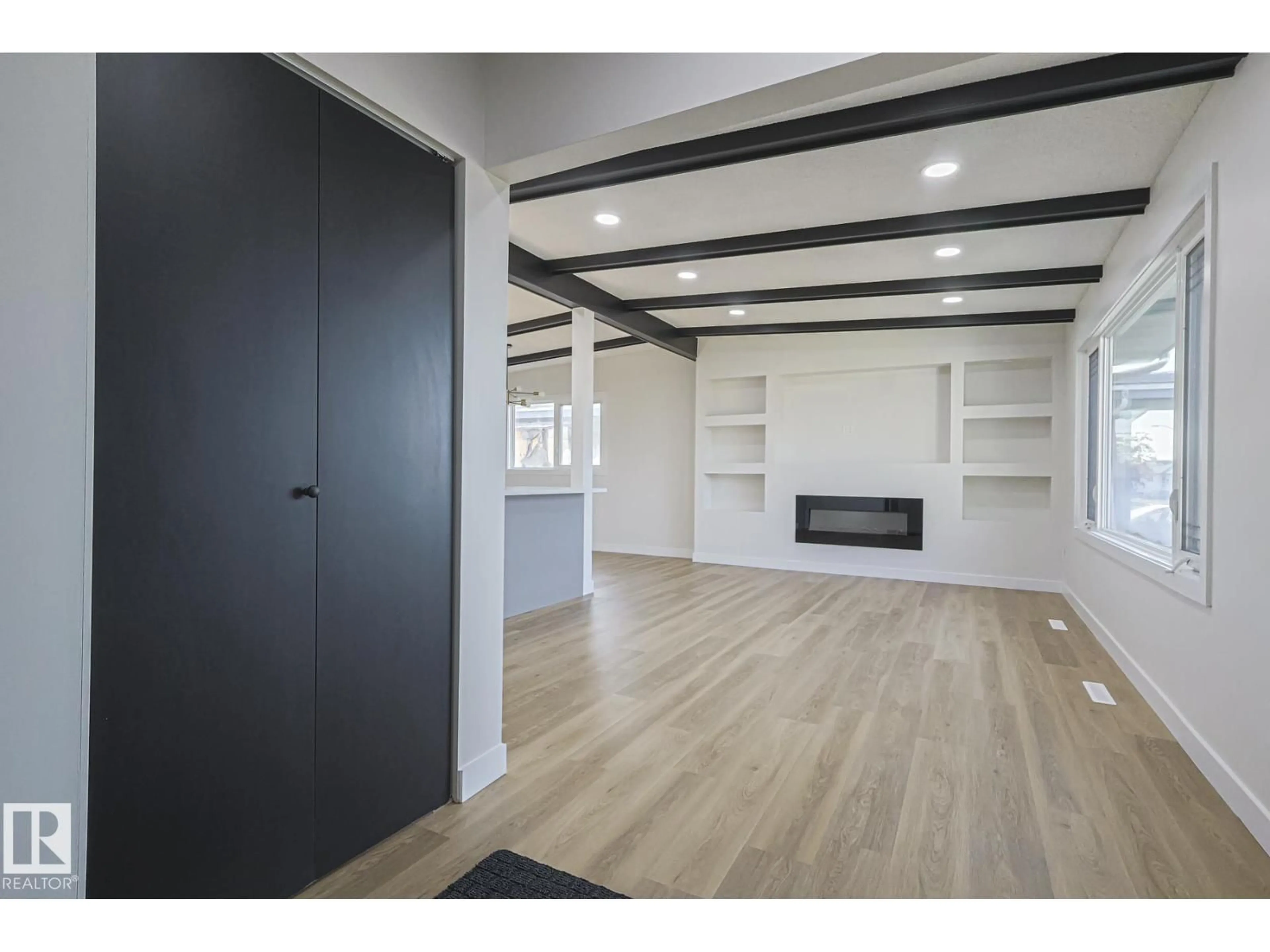 Unknown for 13319 DELWOOD RD, Edmonton Alberta T5C3B5