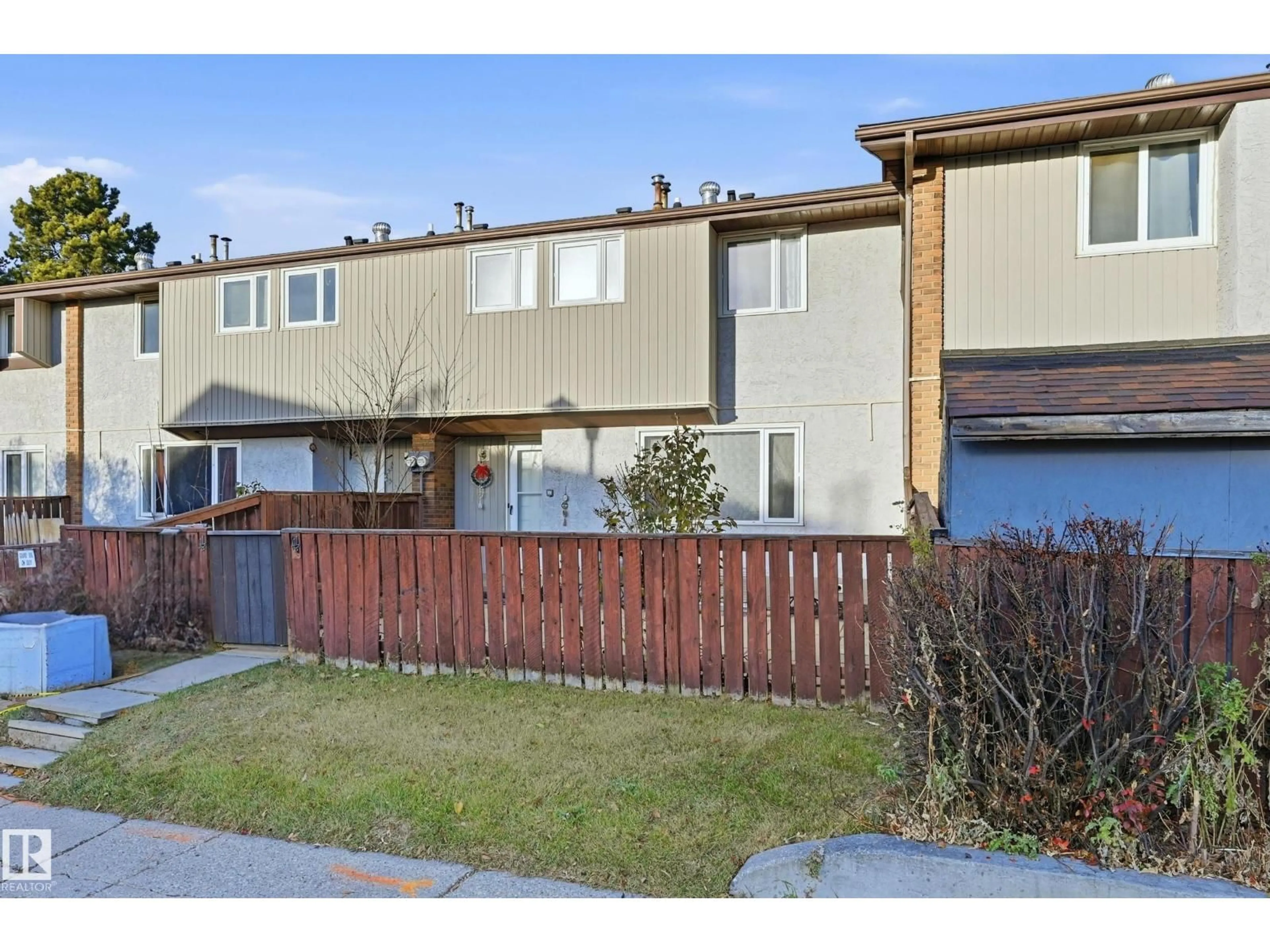 A pic from outside/outdoor area/front of a property/back of a property/a pic from drone, street for #4 - 14310 80 ST, Edmonton Alberta T5C1L6