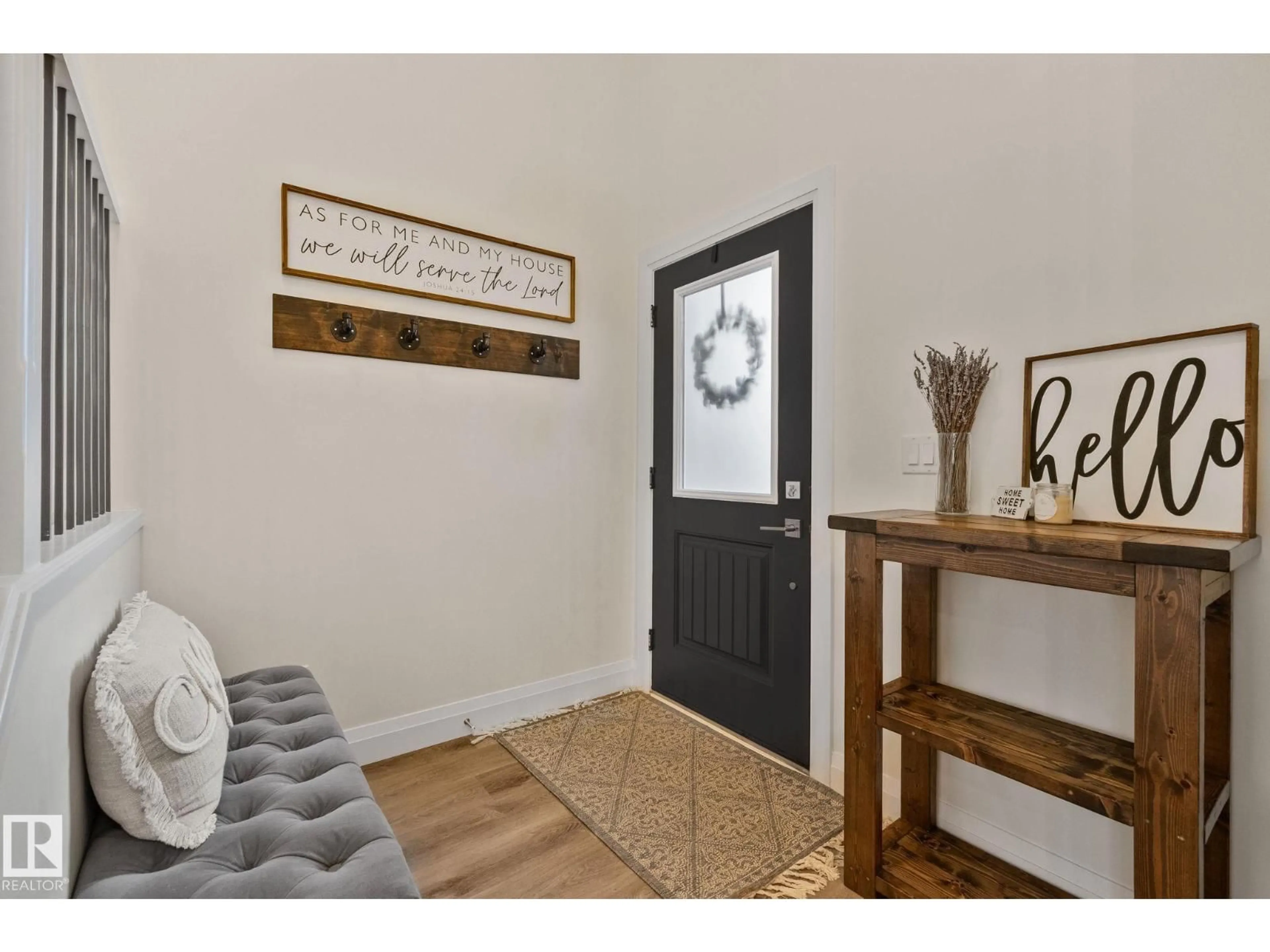 Indoor entryway for 52 GREENBURY CL, Spruce Grove Alberta T7X0L7