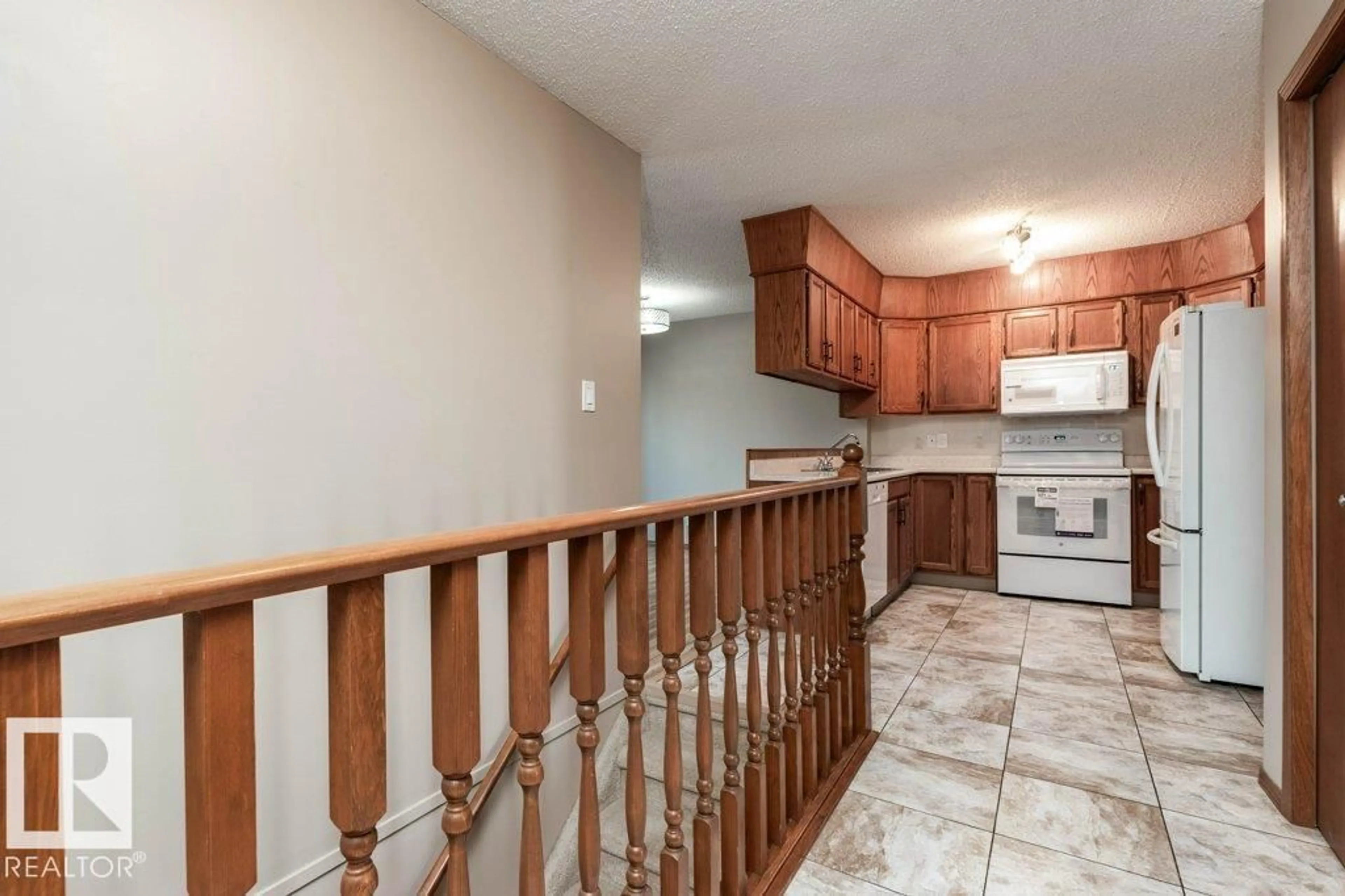 Unknown for 2 - 44 GEORGIAN WY, Sherwood Park Alberta T8A5K3