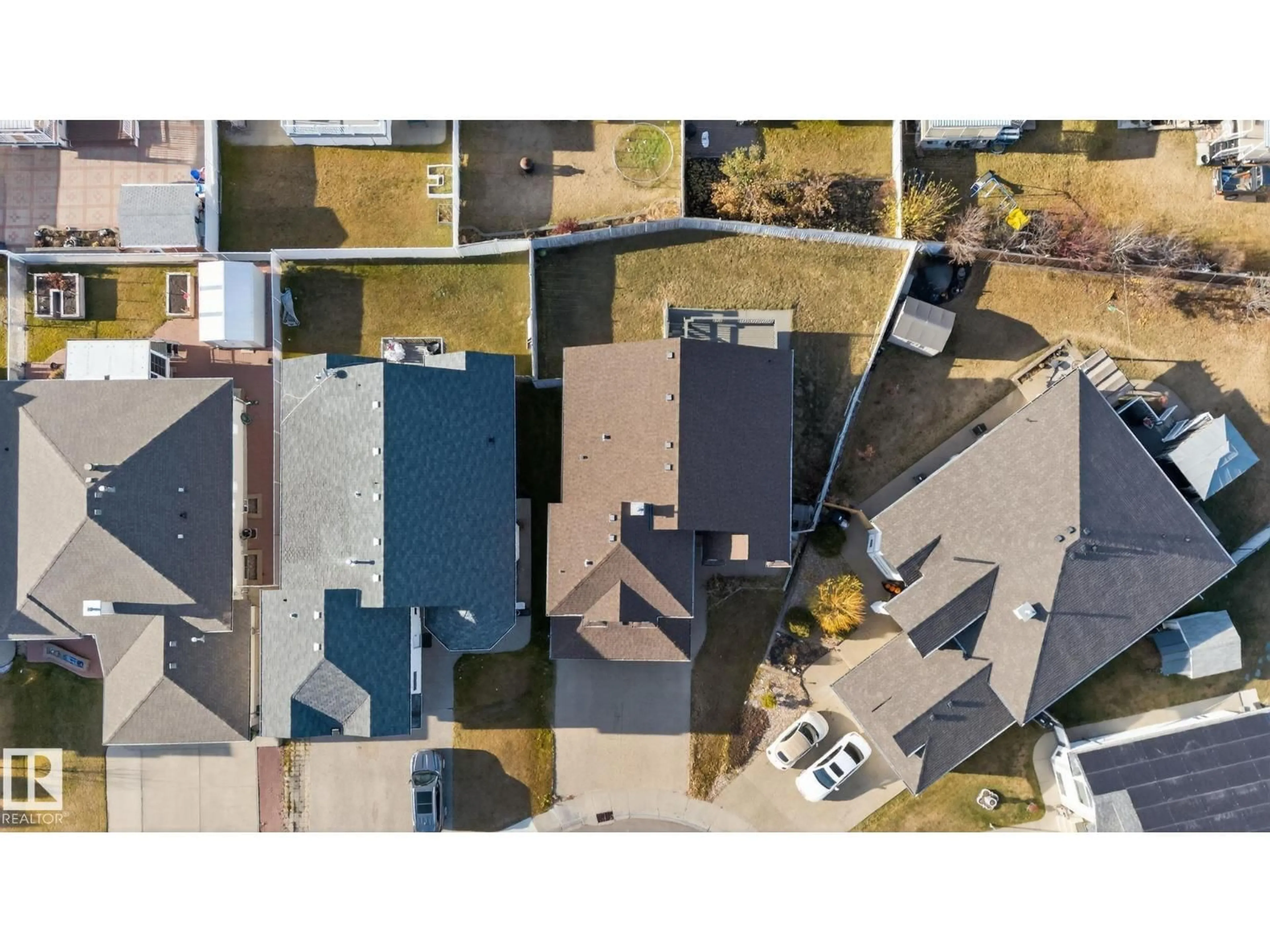 A pic from outside/outdoor area/front of a property/back of a property/a pic from drone, street for 16136 76 ST, Edmonton Alberta T5Z3R8