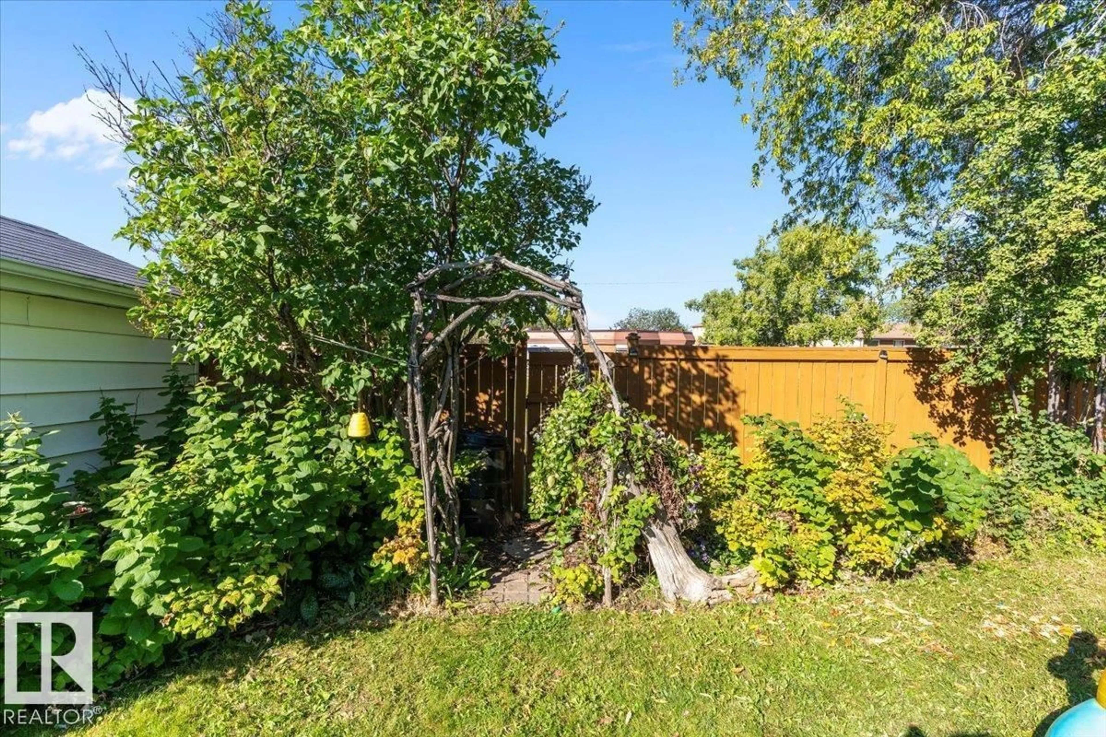 Unknown for 8 BEAVERHILL DR, Tofield Alberta T0B4J0