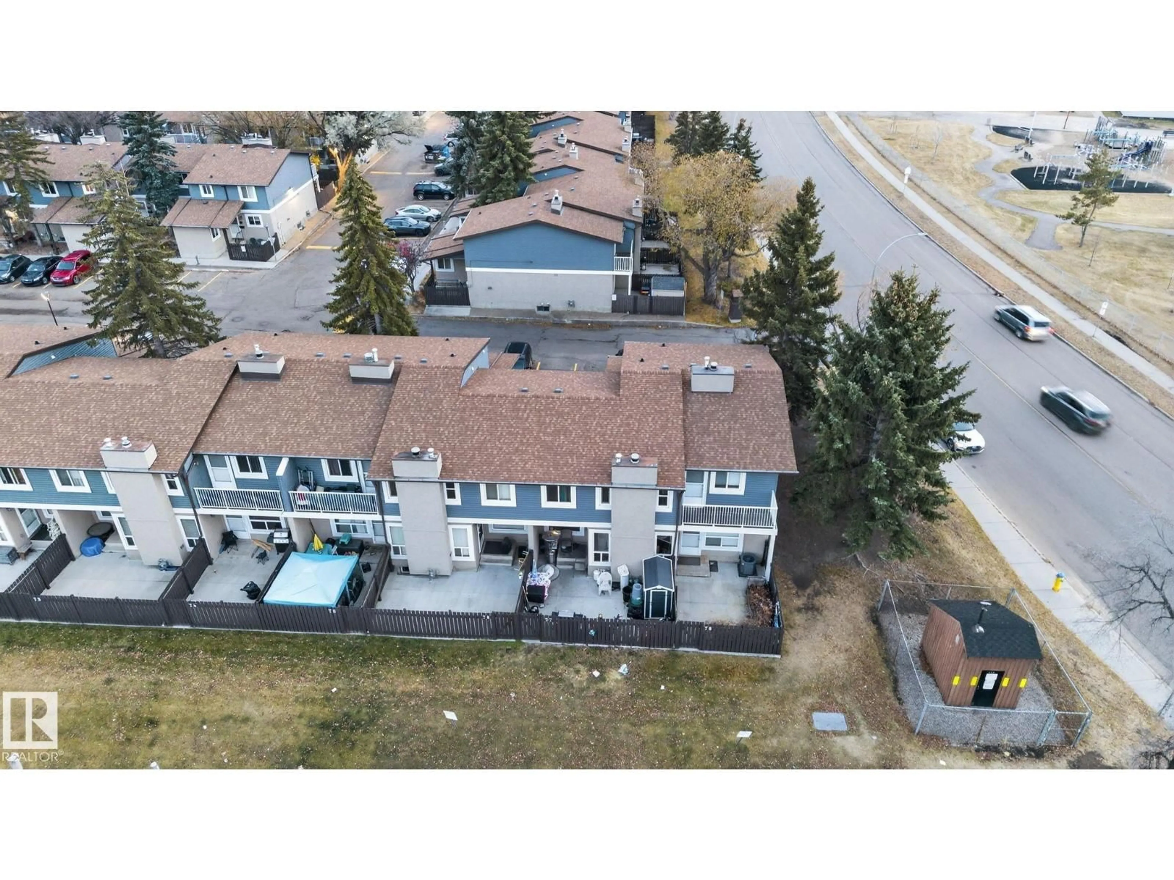 A pic from outside/outdoor area/front of a property/back of a property/a pic from drone, unknown for 77 - 7604 29 AV, Edmonton Alberta T6K3Z2