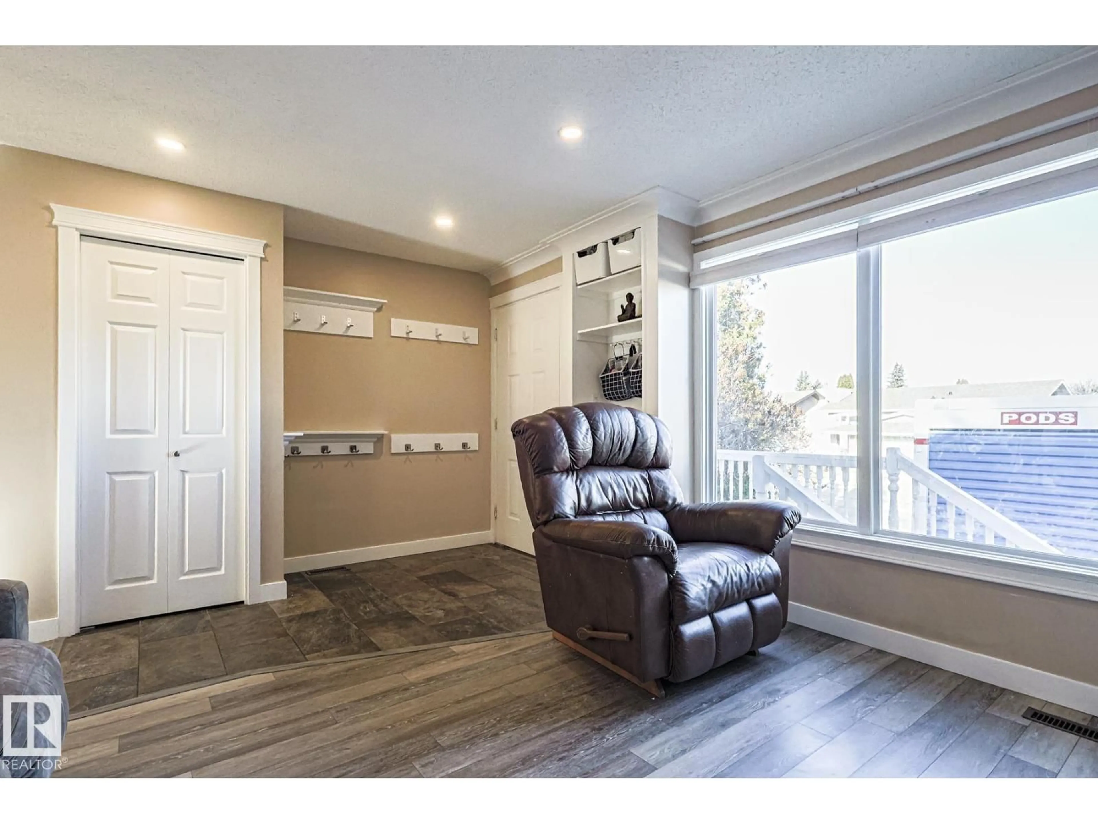 Unknown for 4211 30 AV, Edmonton Alberta T6L4P1