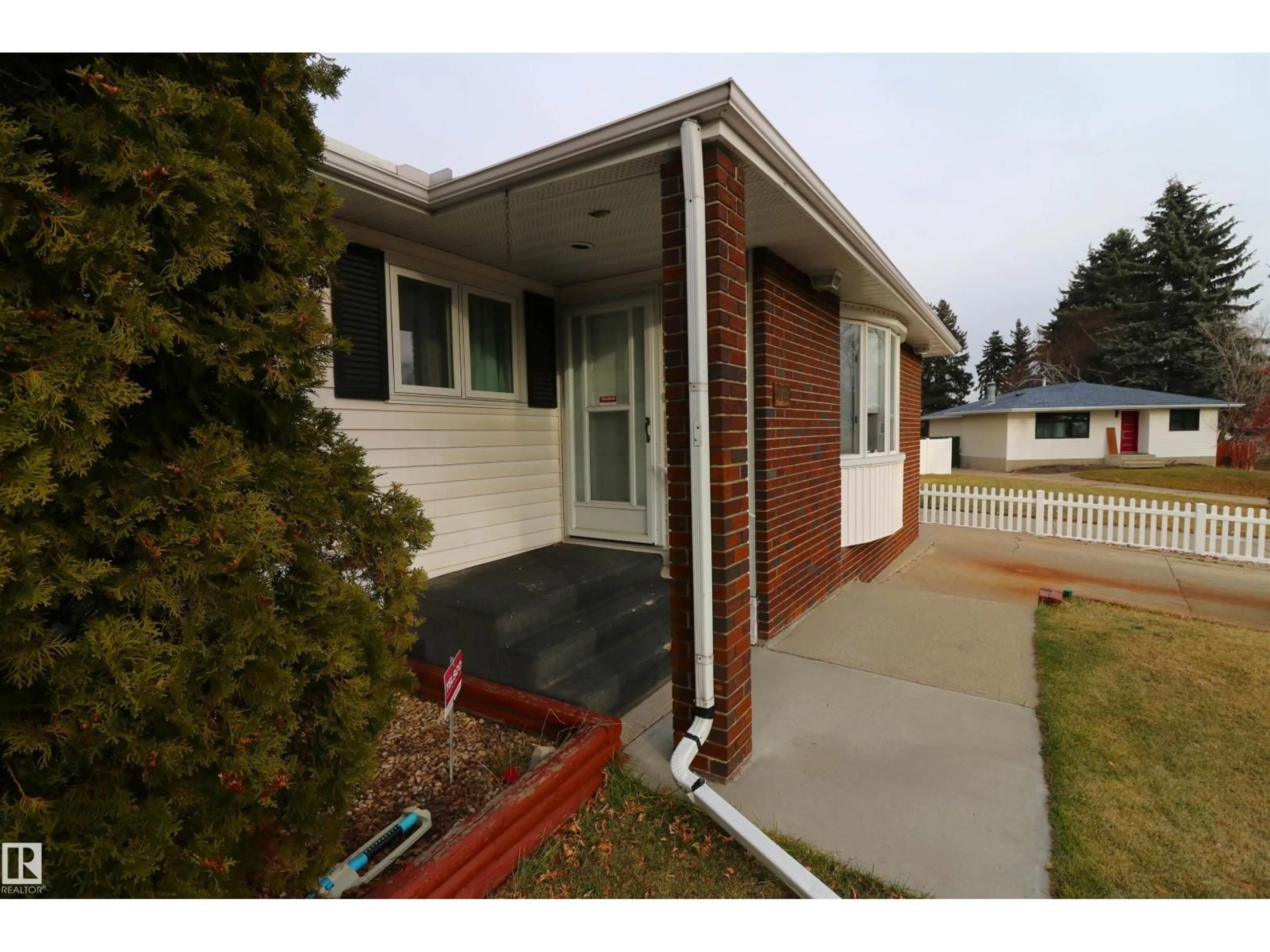 Home with brick exterior material, street for 1049 MCDERMID DR, Sherwood Park Alberta T8A1B7