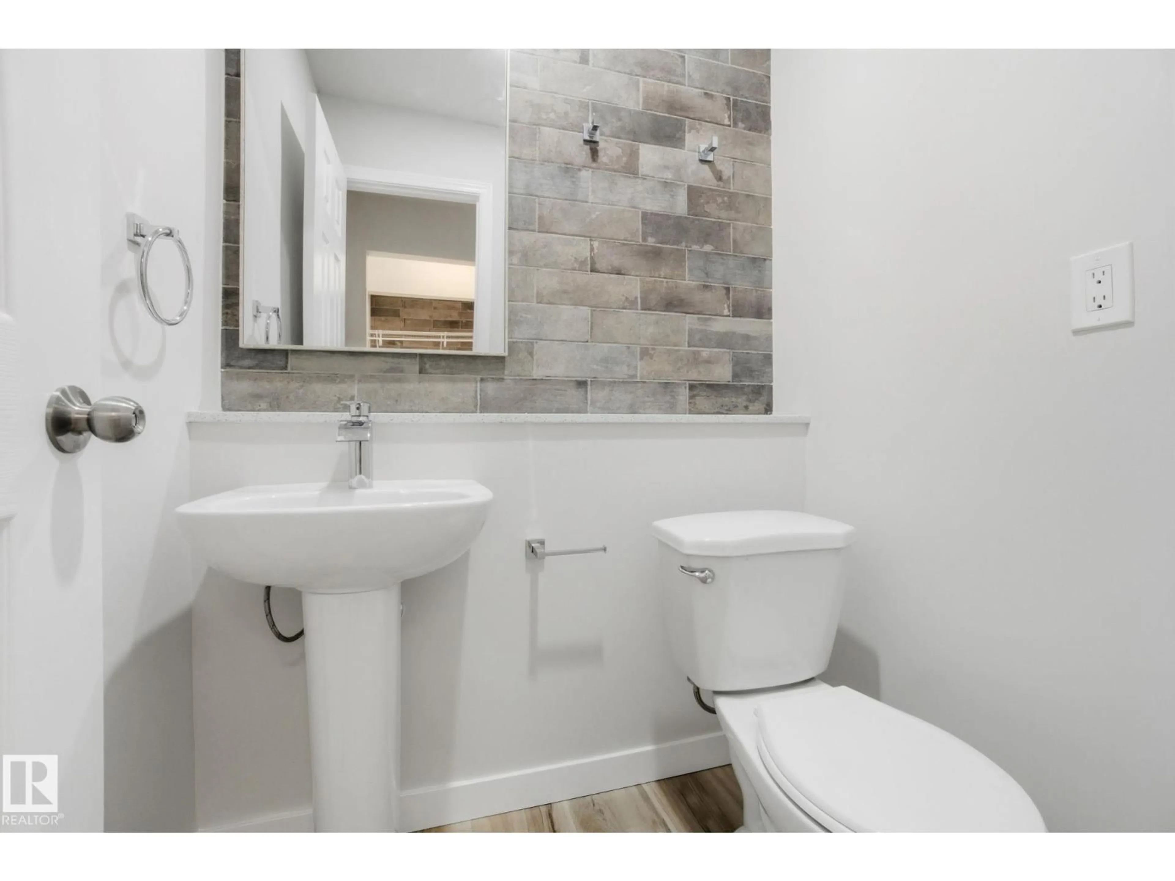 Standard bathroom, ceramic/tile floor for NW - 71 LANCASTER TC, Edmonton Alberta T5X5S5