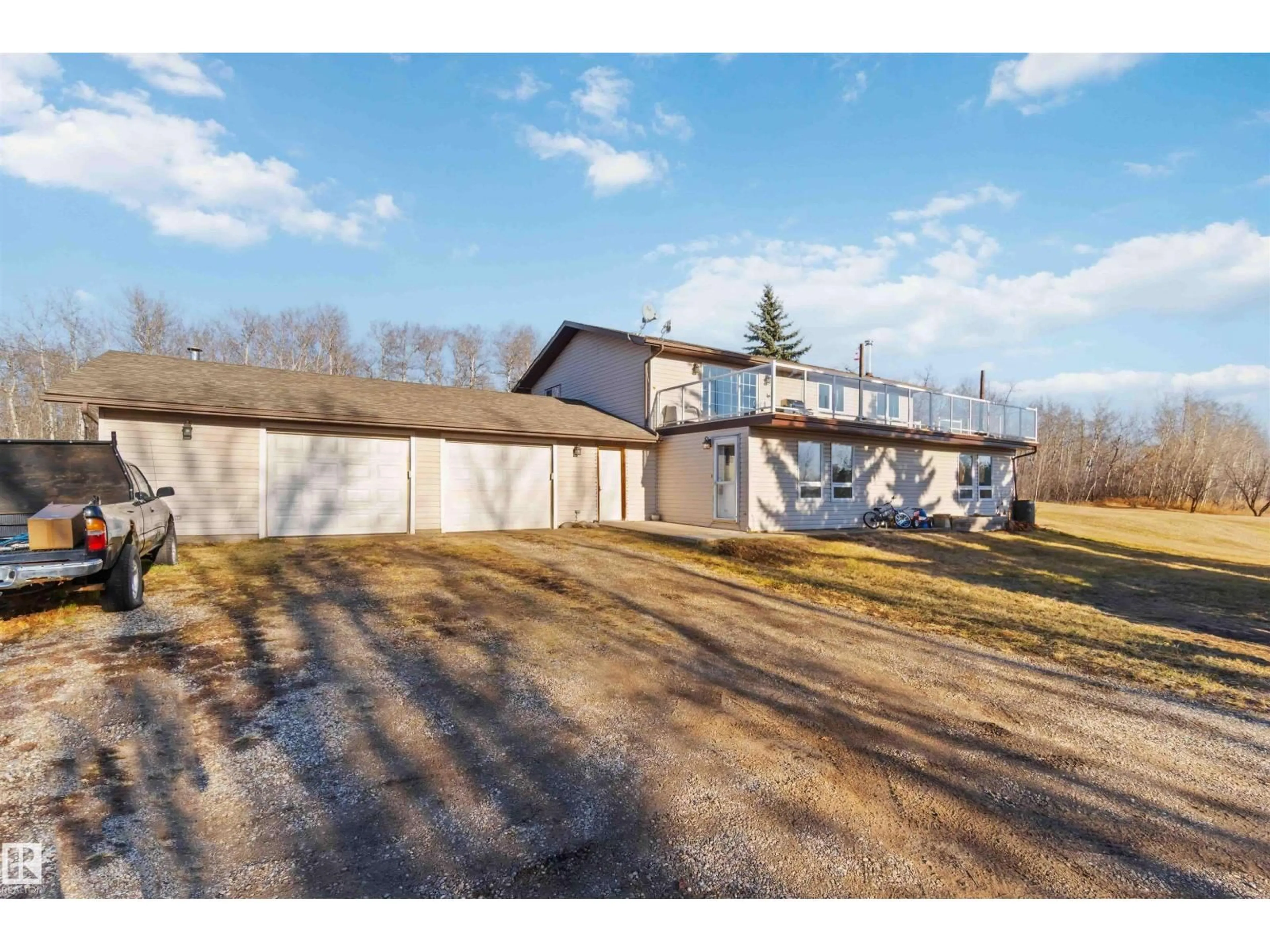 A pic from outside/outdoor area/front of a property/back of a property/a pic from drone, building for 51022 - 117 RGE ROAD 221 RGE, Rural Strathcona County Alberta T8E1G8