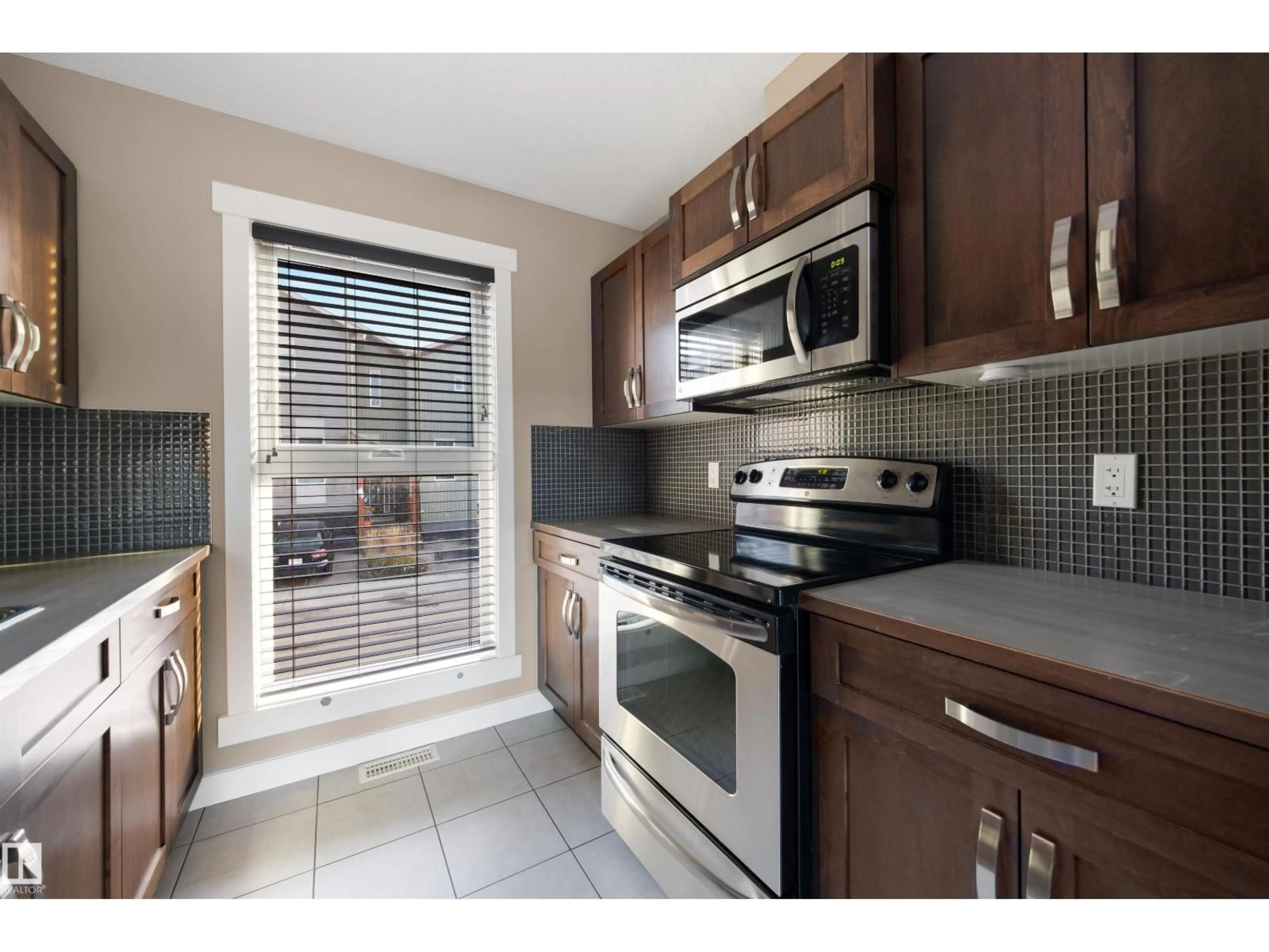 Standard kitchen, unknown for 160 SOUTHFORK DR, Leduc Alberta T9E0X1