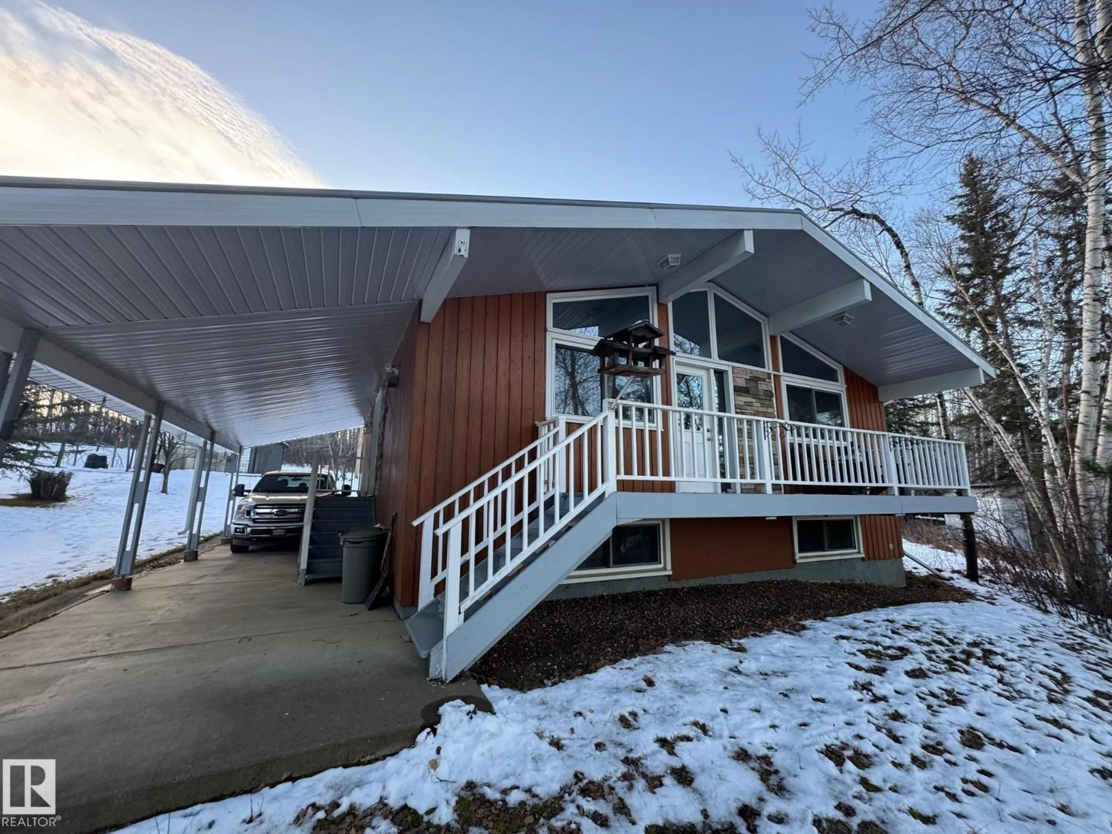 Home with vinyl exterior material, unknown for 4707 53 ST, Athabasca Town Alberta T9S1K6